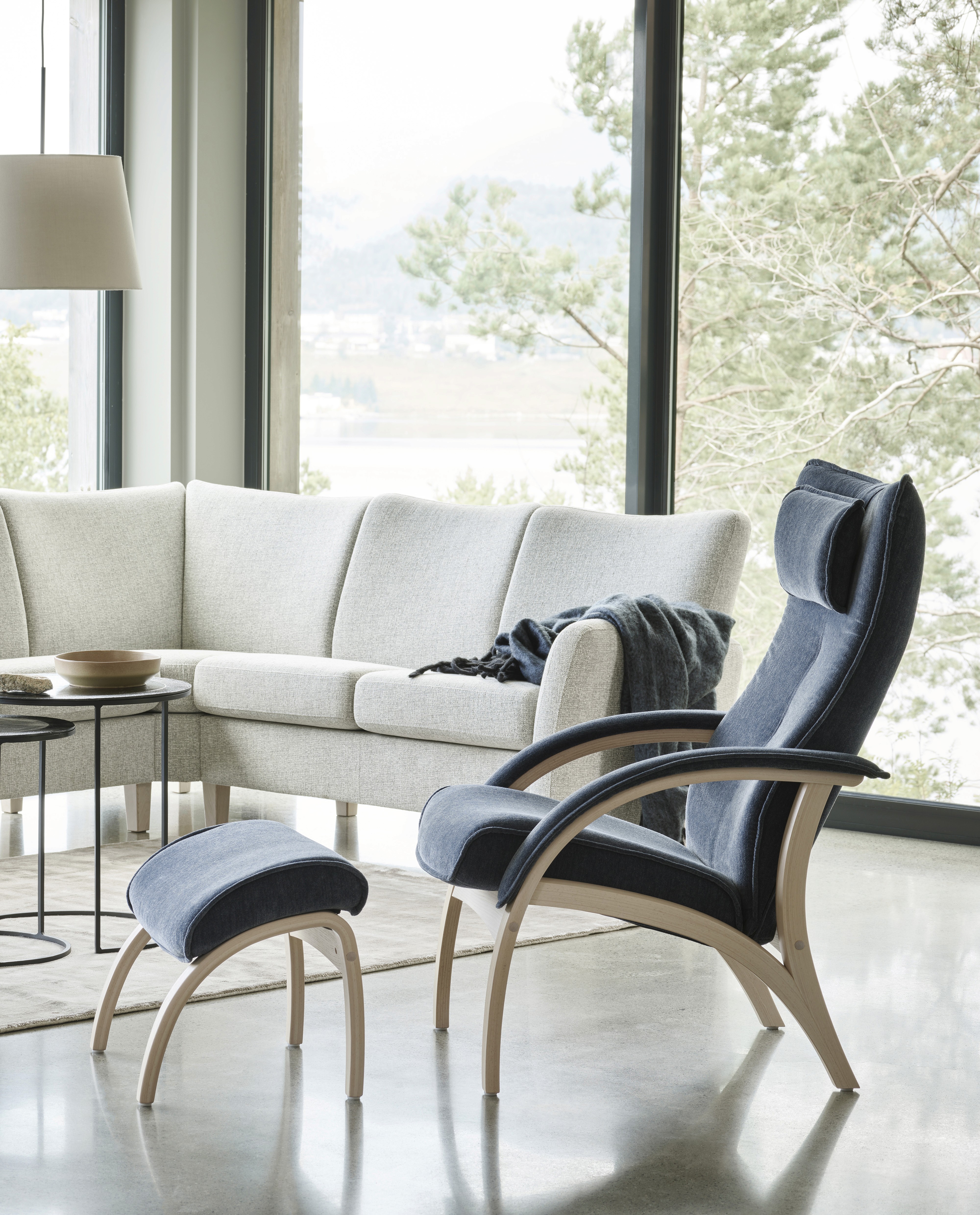 An image of an oak chair