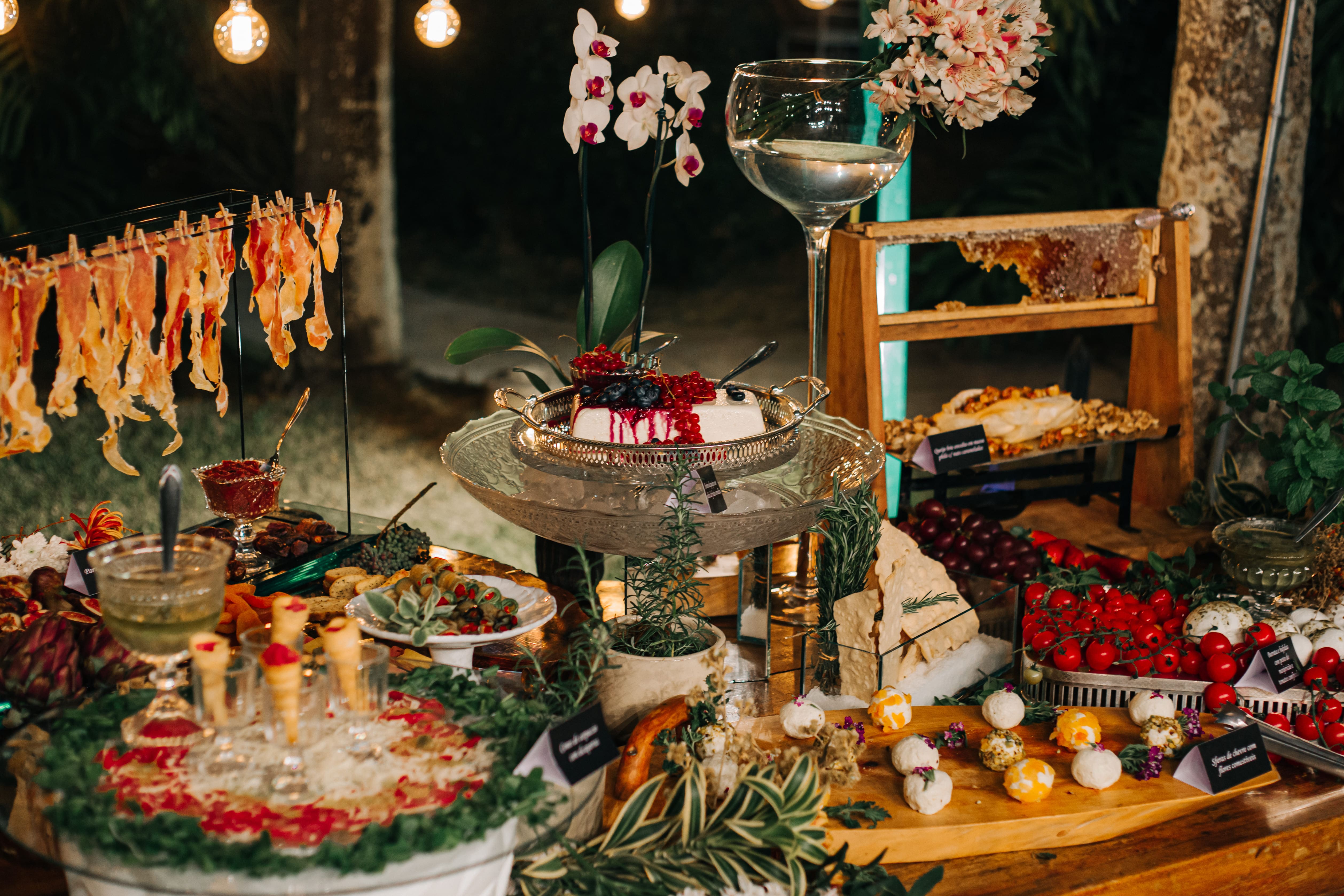 Buffet Simone Carvalho: Luxo em gastronomia para celebrações e eventos em Poços de Caldas.