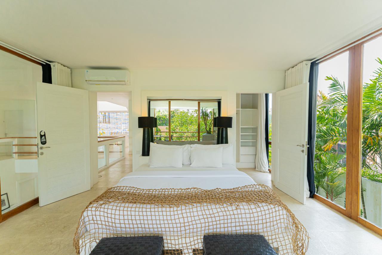 10-bedroom luxury villa by the river in Pererenan