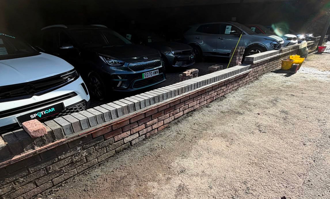 Brick wall in Farnigham, Kent after repair header image