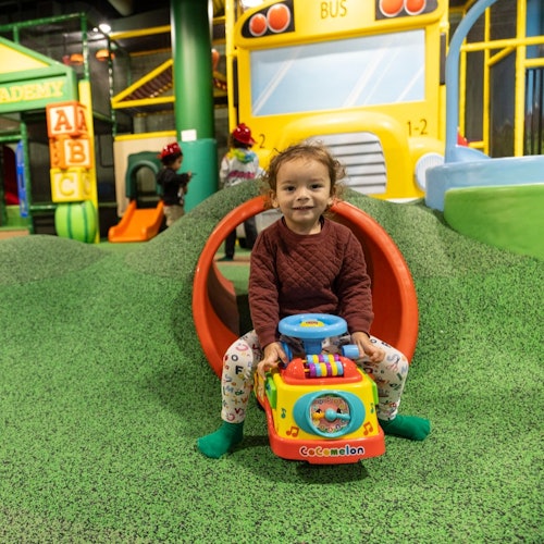 美國購物中心：CoComelon Playdate 進入票於布隆頓