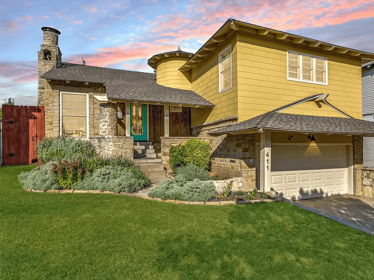 residential Dallas Asphalt roofing services by Arrington Roofing 