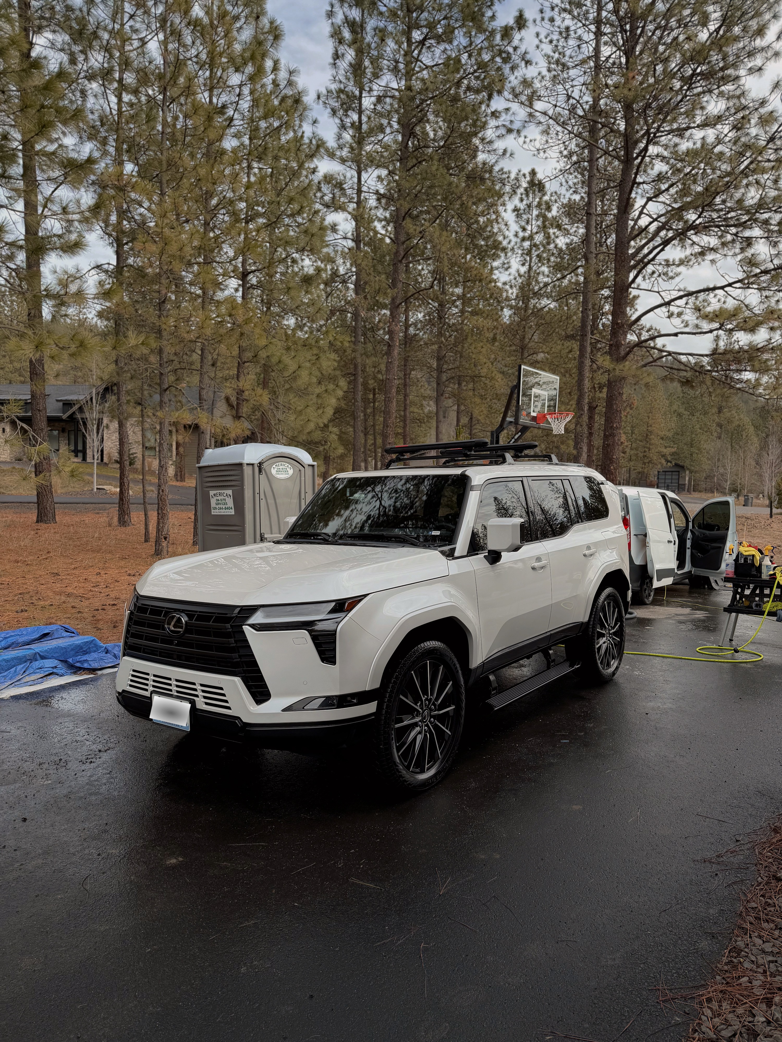 Concetrated triathlete grayscale