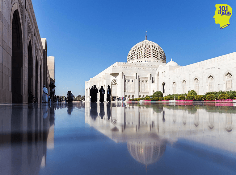 Sultan Qaboos Grand Mosque at Muscat. Photo Credit: Divanshu Jain