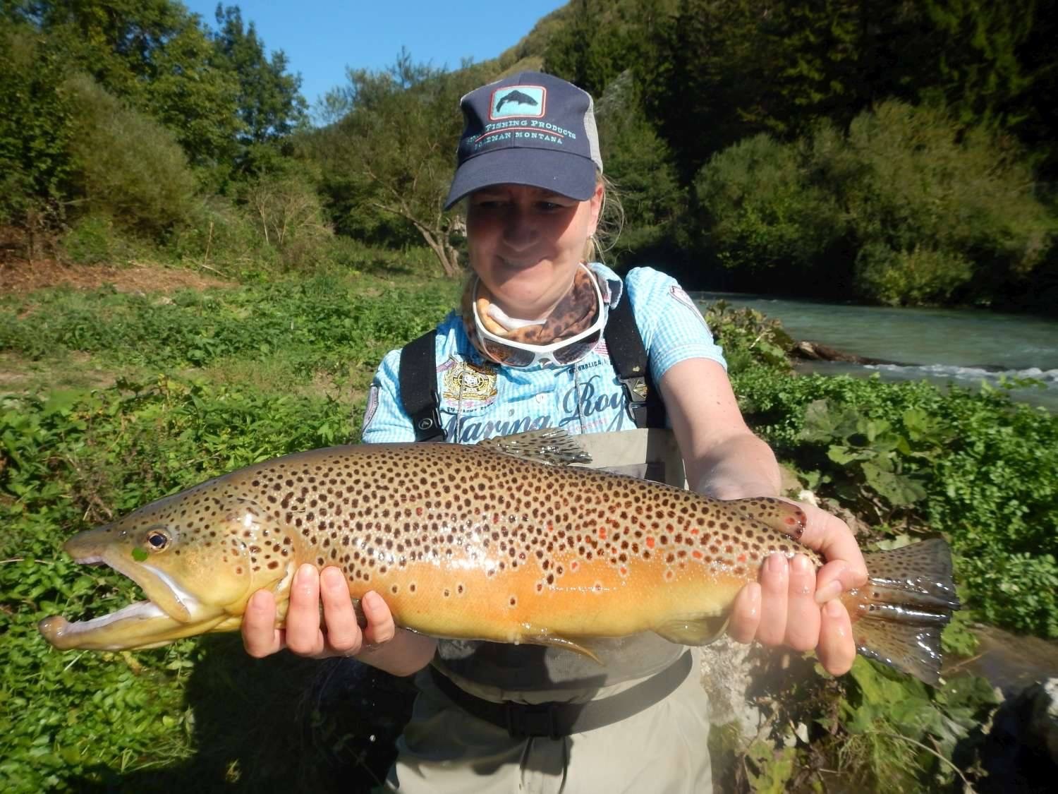 Experience fly fishing on the Nera River in Umbria. Fish for trout in beautiful central Italy while indulging in excellent food and wine. Learn dry fly fishing, streamer fishing, and nymph fishing from expert guides. Ideal for a perfect Italian getaway.