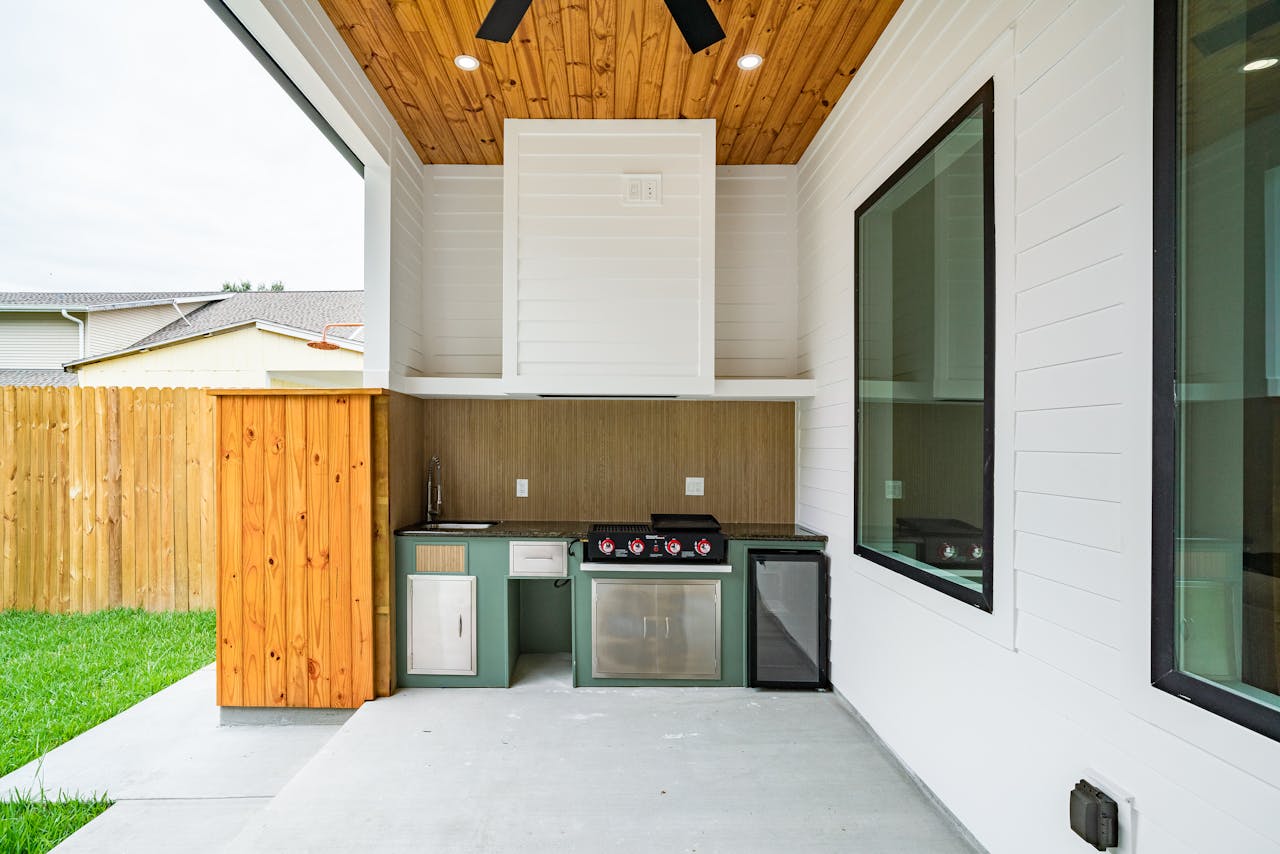 Outdoor Kitchen Electrician Kelowna