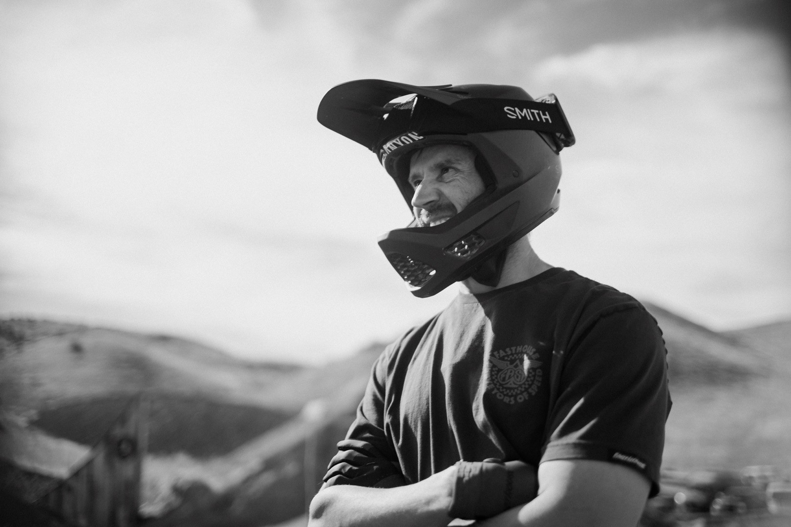 Surfer cleaning Surf board