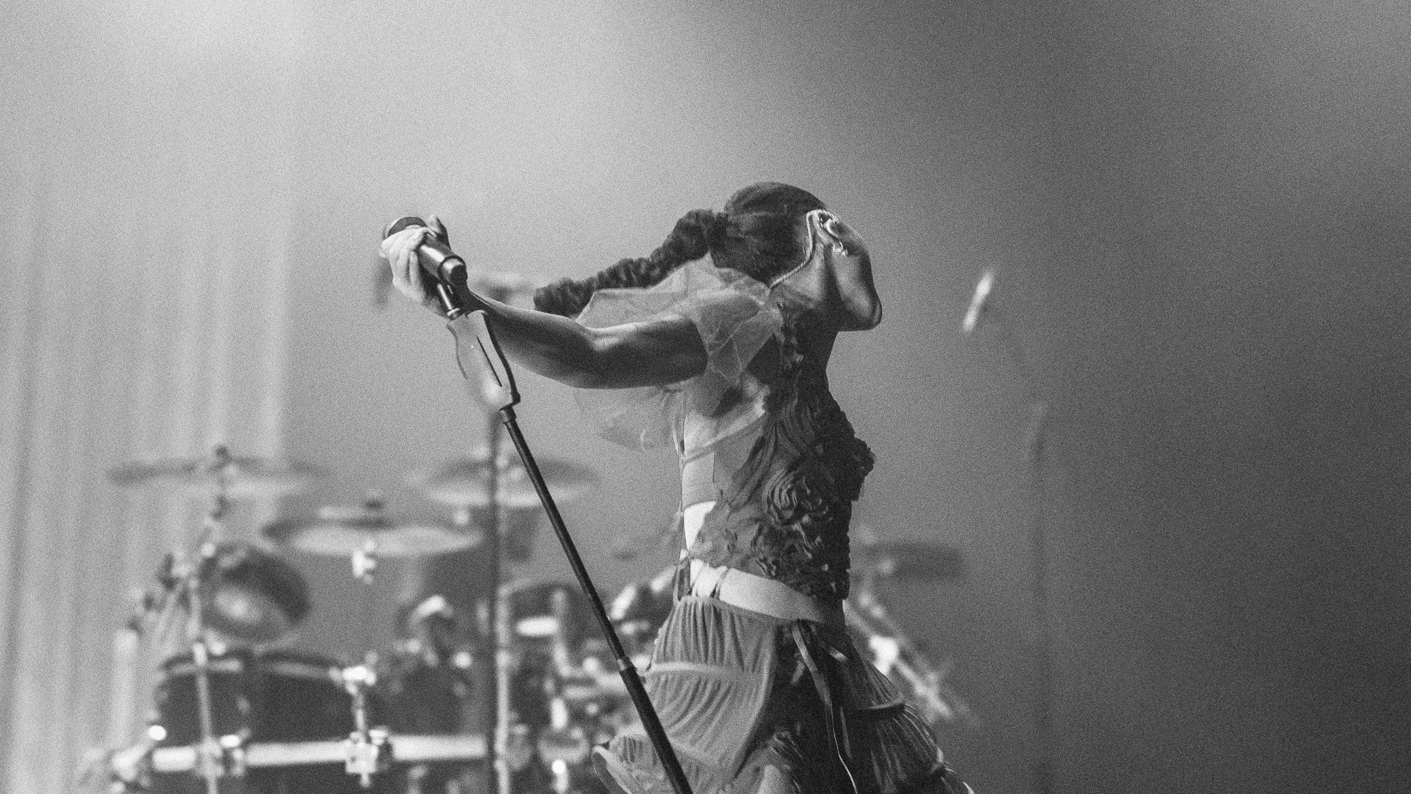 Griff Performs In Chicago at The Vic