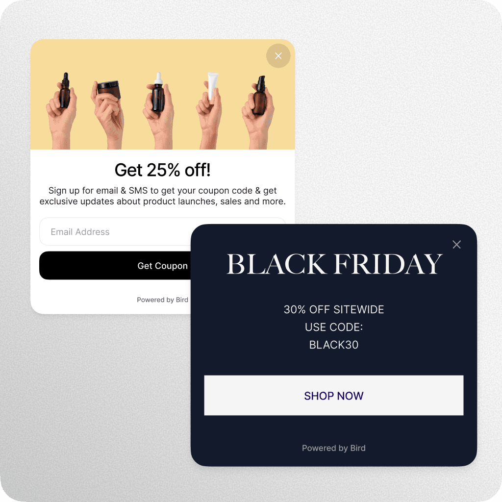 Dos ventanas emergentes promocionales que ofrecen descuentos: una ofrece un 25% de descuento por registrarse a través de correo electrónico y SMS, y la otra publicita una venta del 30% en todo el sitio para el Black Friday usando el código BLACK30.