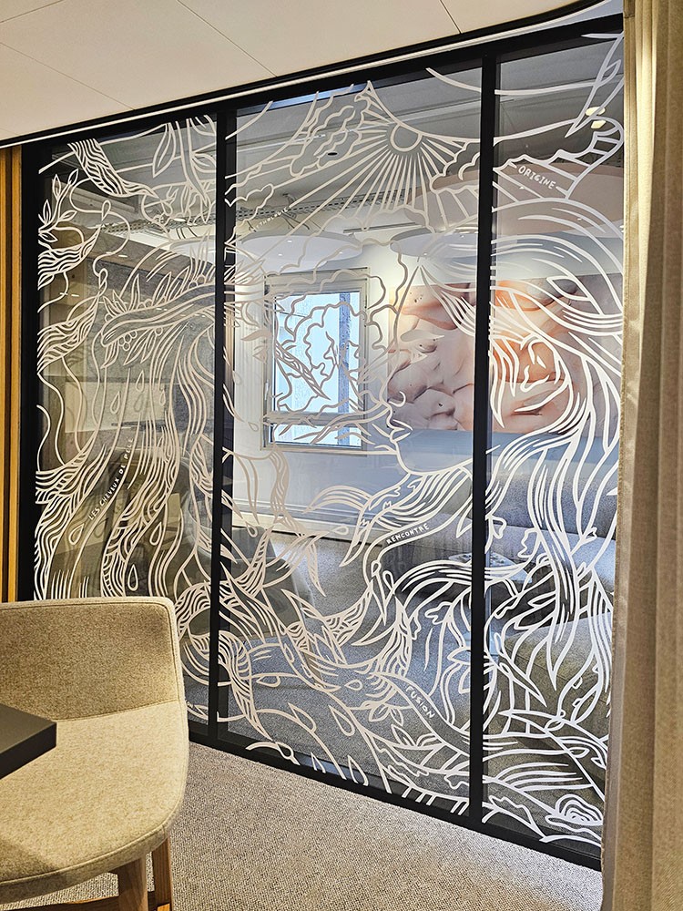 Baie vitrée décorative espace de travail