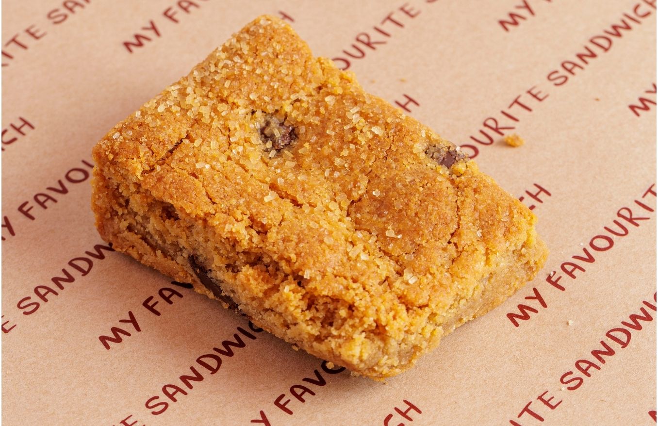 Peanut butter blondie cookie