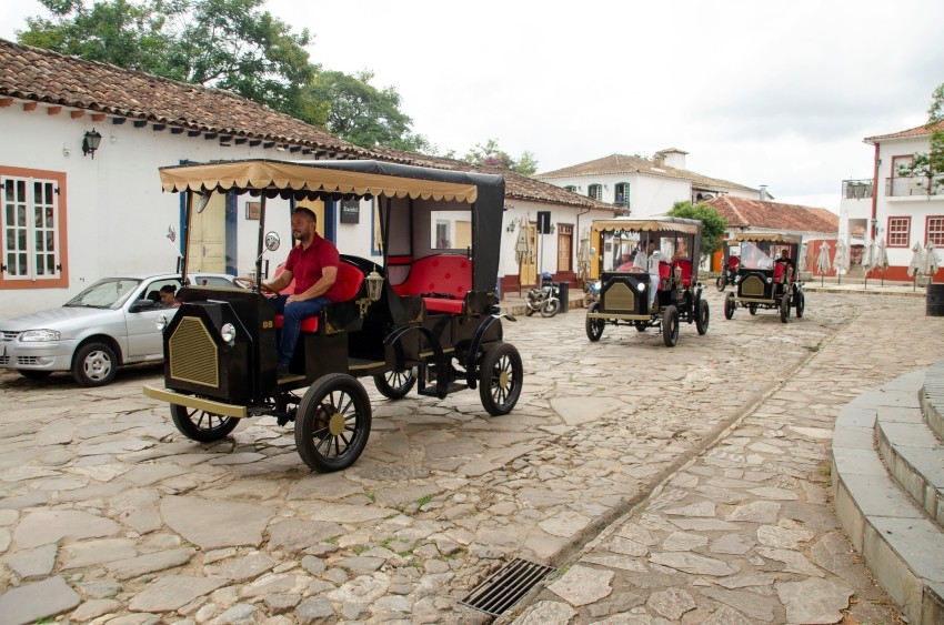 Passeio de charrete pelo centro histórico de Tiradentes.