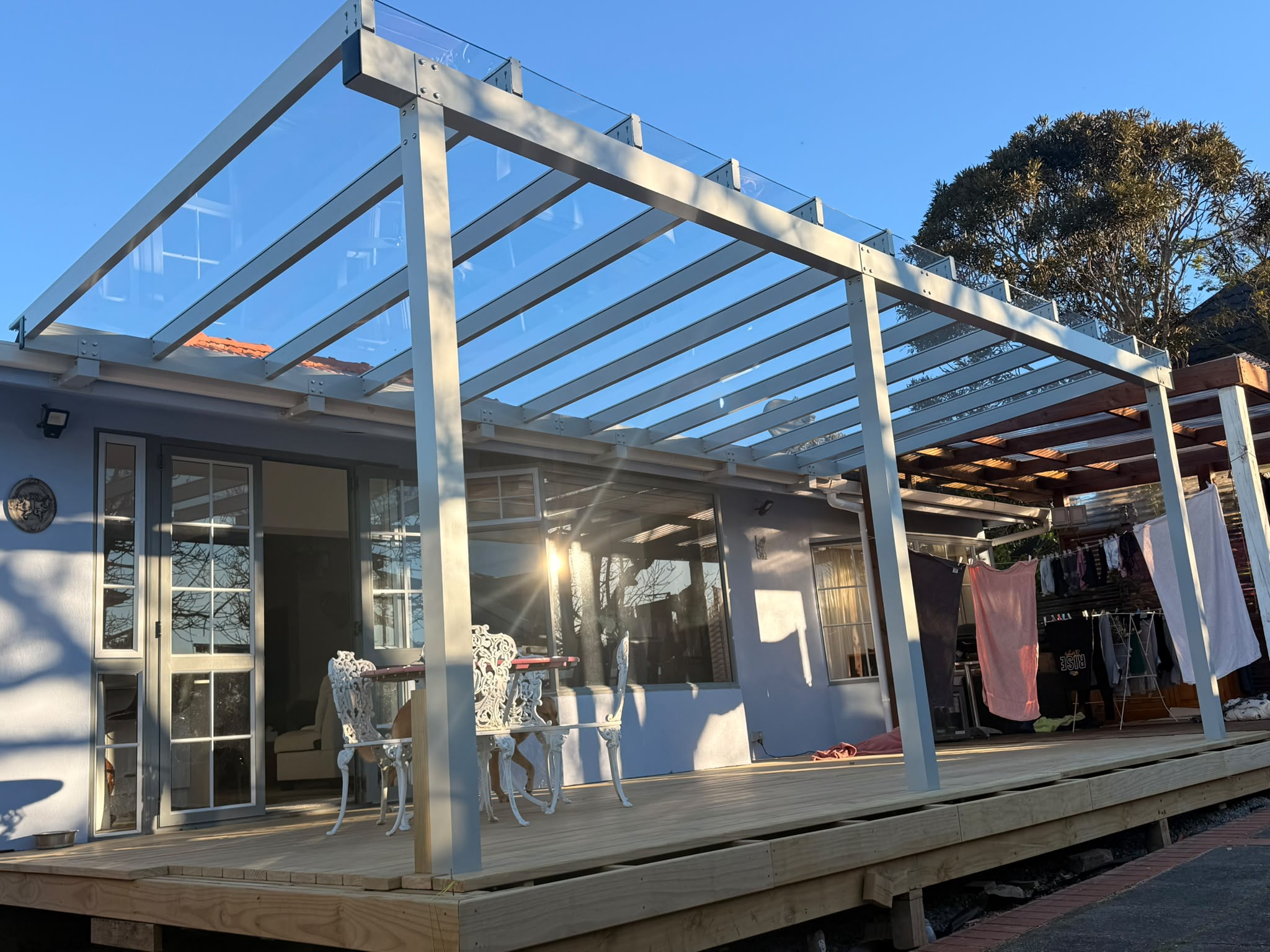 Clearspan pegola on decking