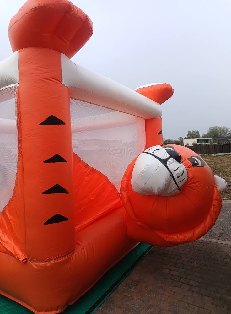 Liggende tijger springkasteel