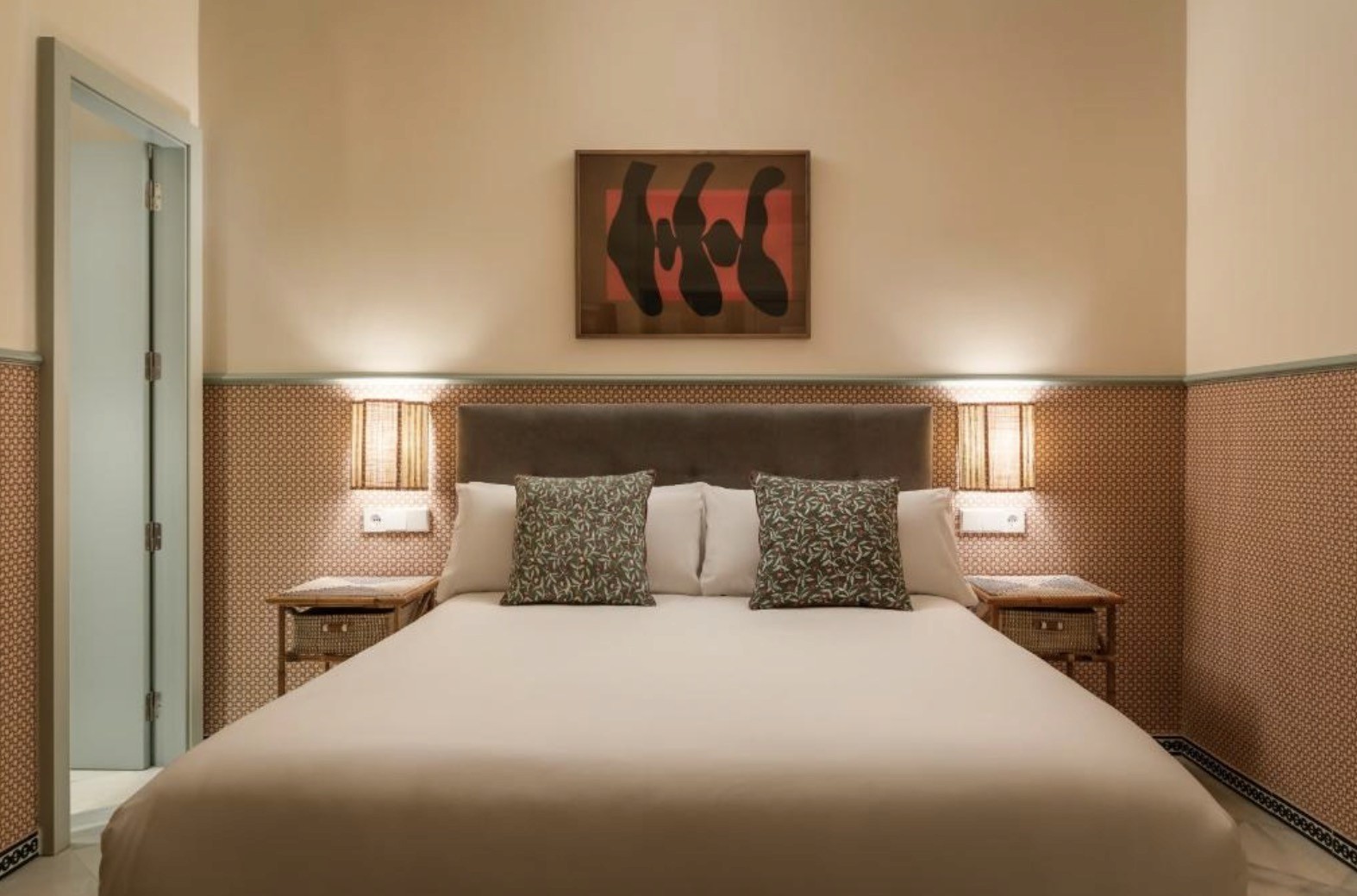 BYPILLOW Abril hotel room