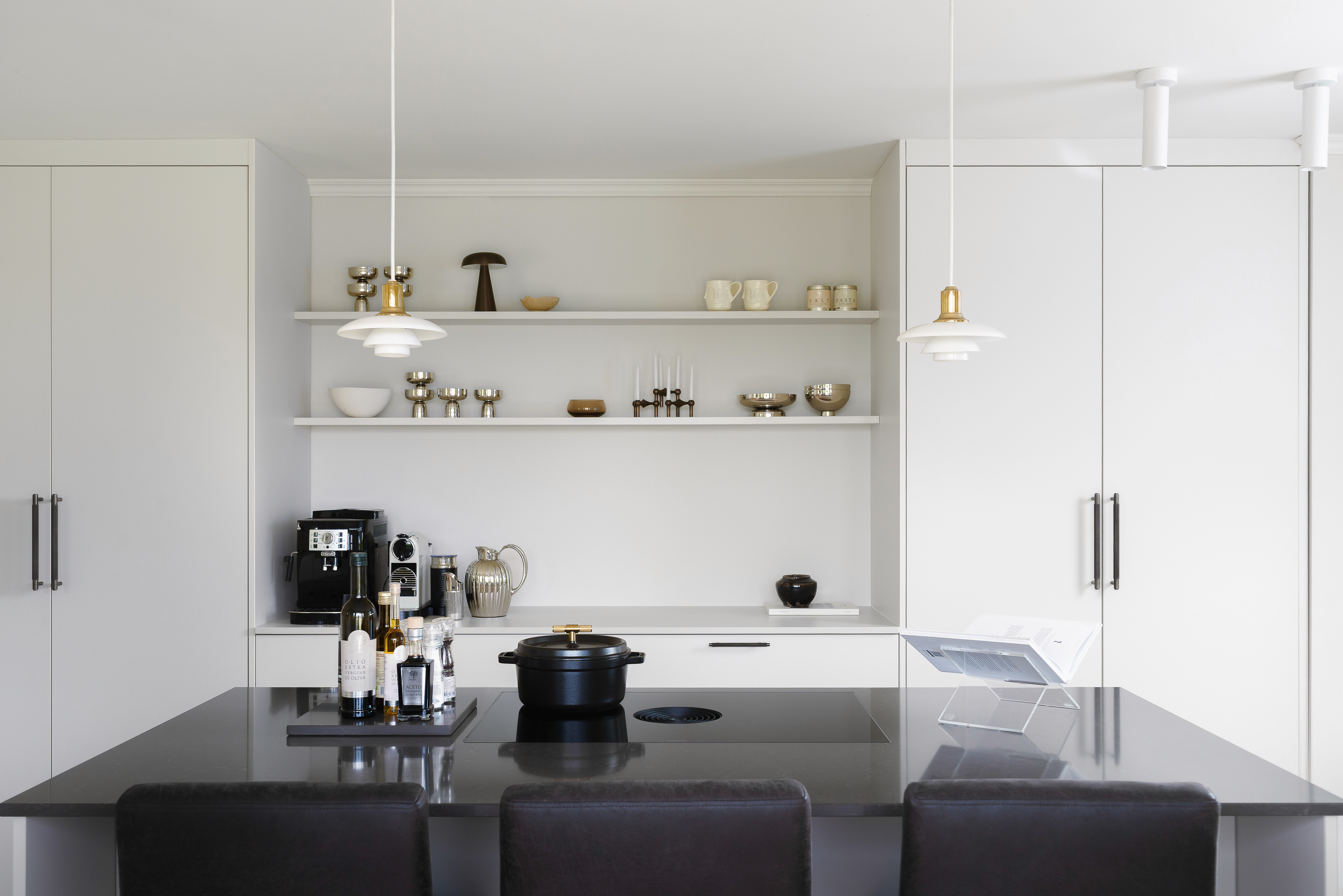 Redaksjonell interiørfotografering for Schmidt Kjøkken. Moderne kjøkkendesign i skandinavisk stil.