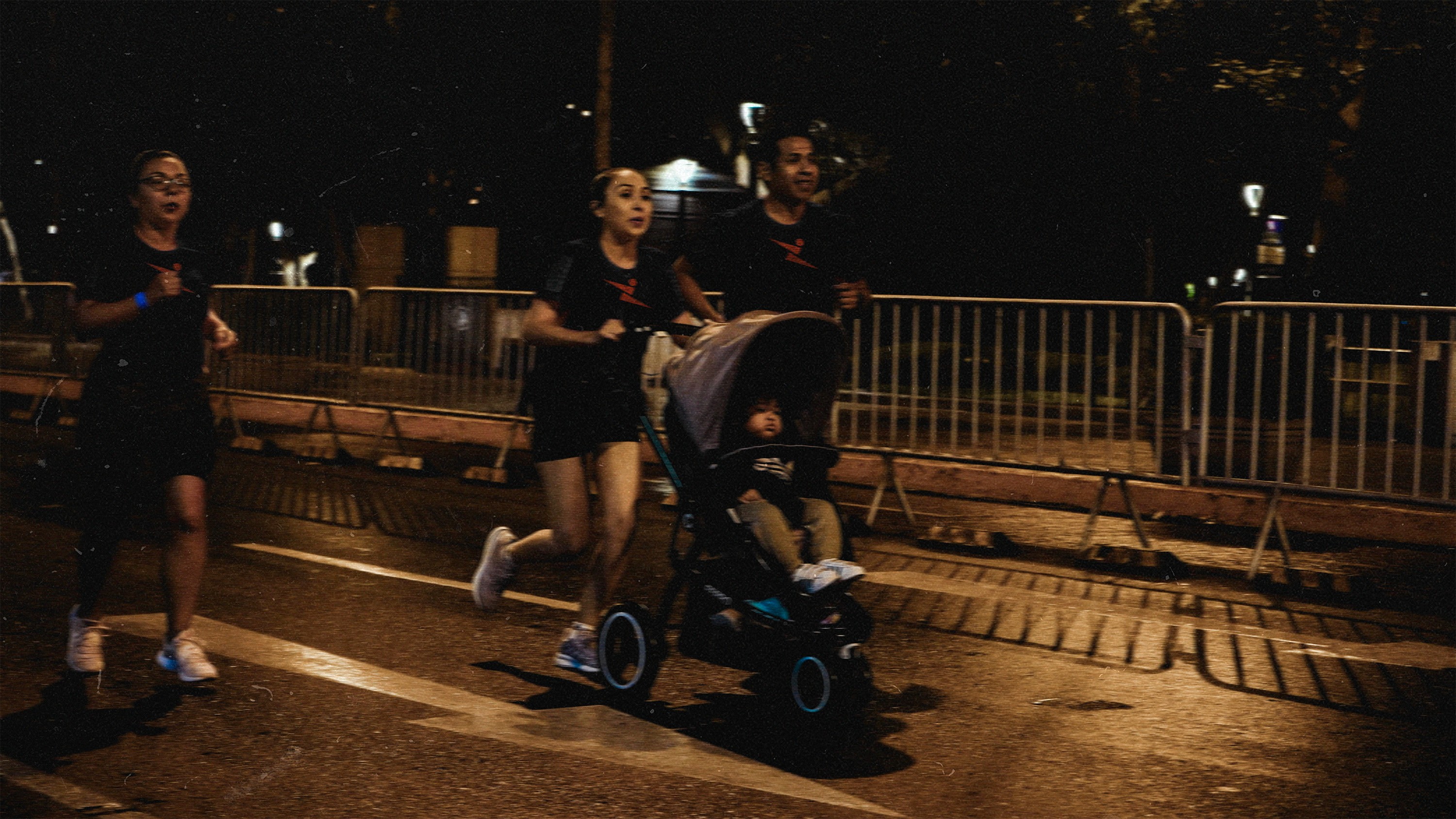 Winter fashion portrait with sunglasses