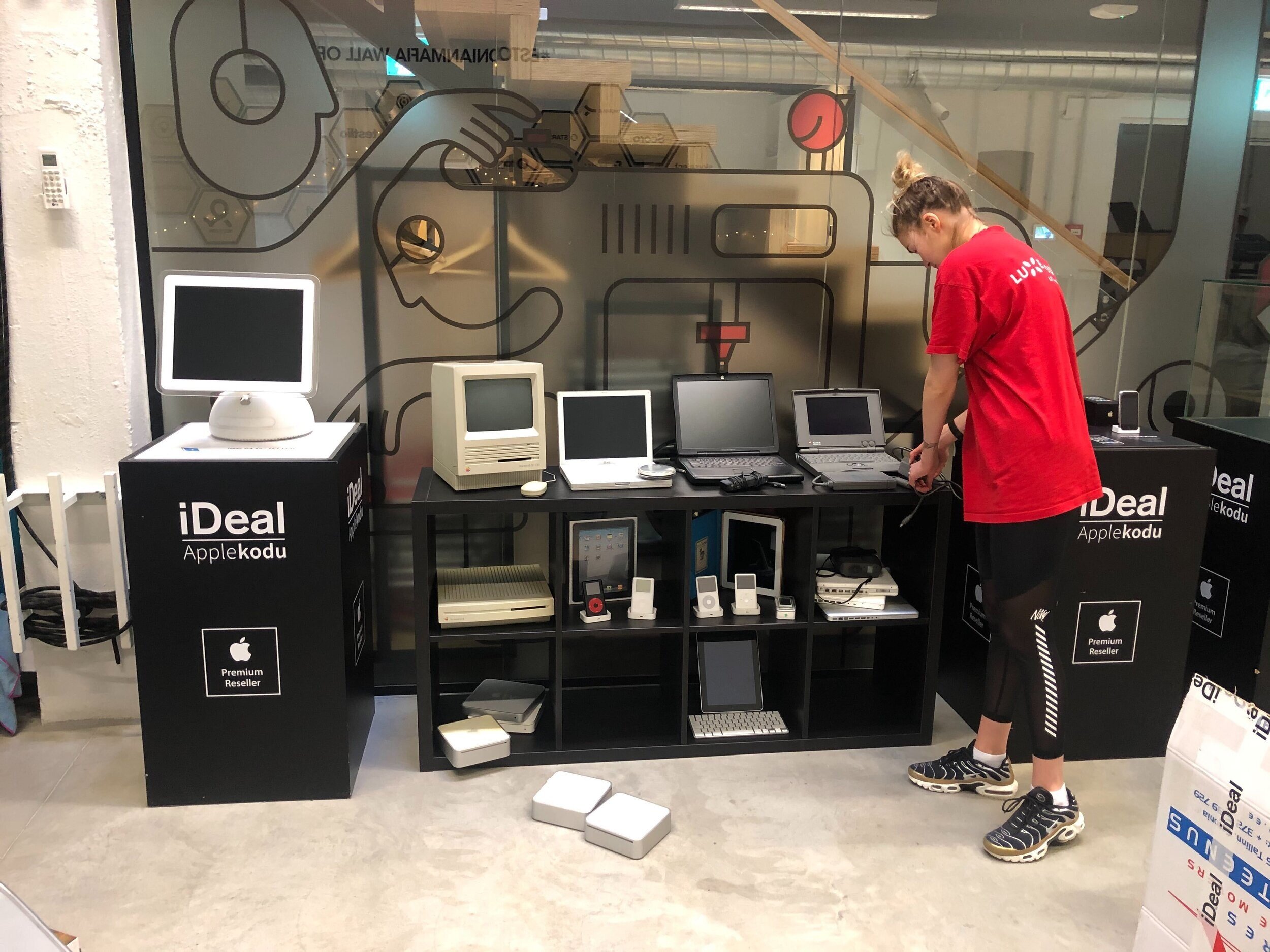  Our Hub Assistant Eliizabeth is putting together the Apple museum. 