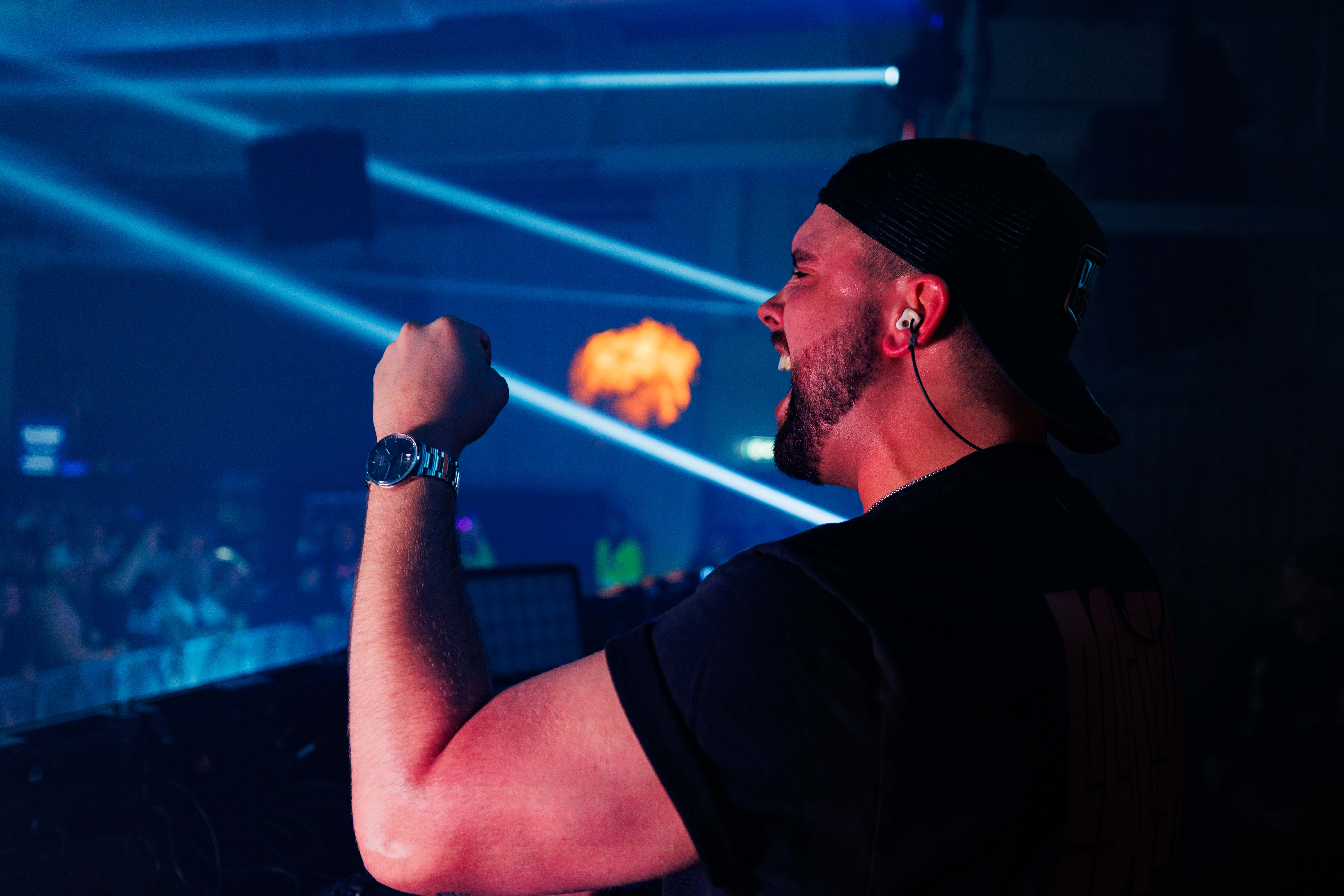 dj aversion at dna christmas madness in Oslo