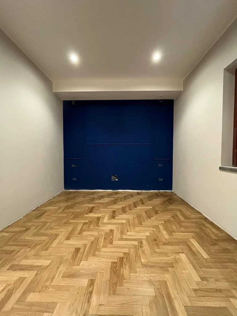 dettaglio di parquet giordano montato a spina di pesce