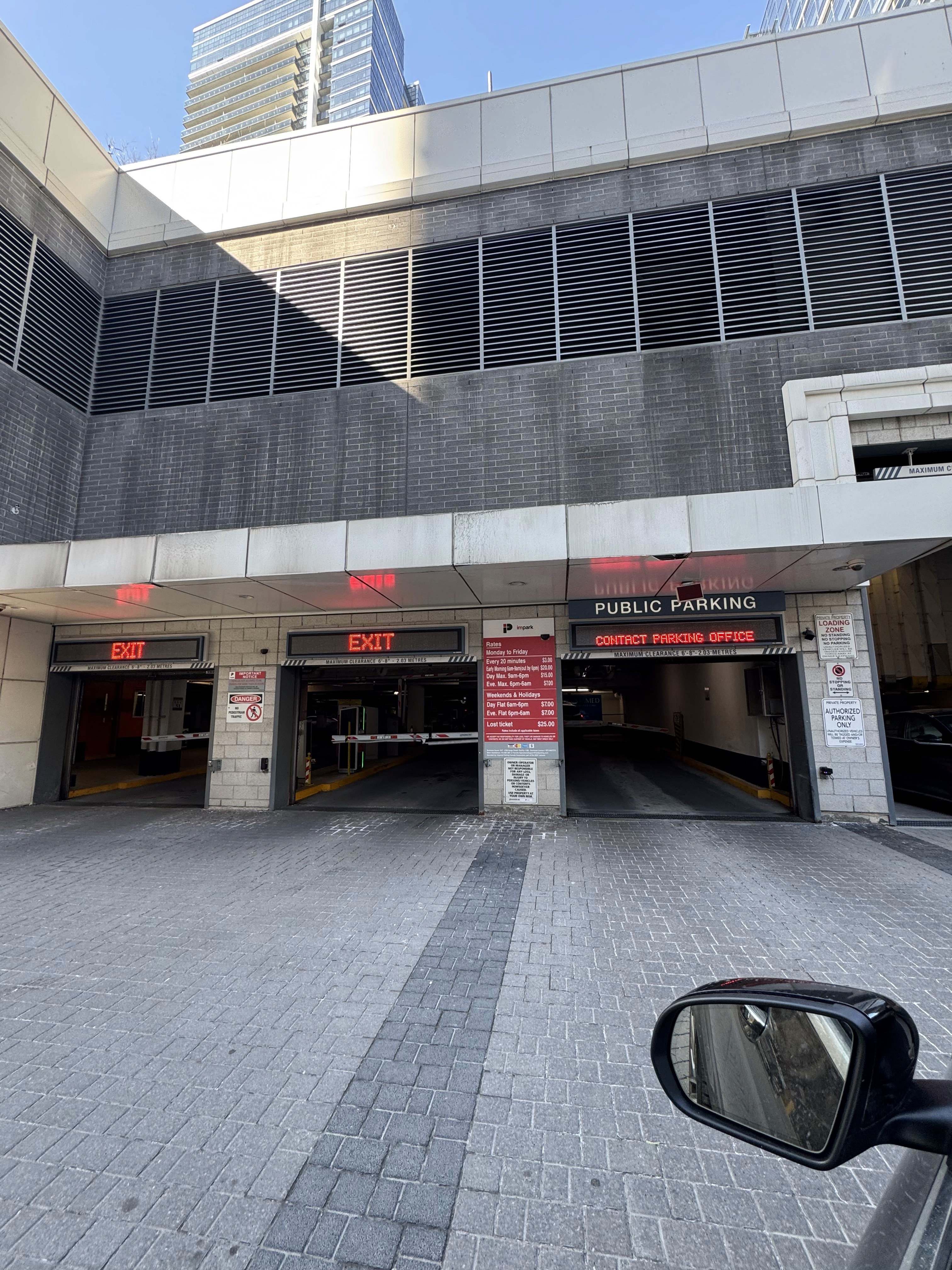 4773 Yonge Street, North York, ON - Sovrle Dental Clinic Location - Garage