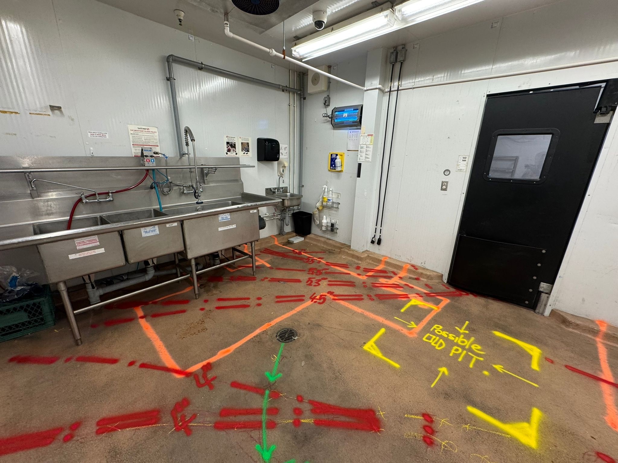 Two ladies having a conversation in a coworking space