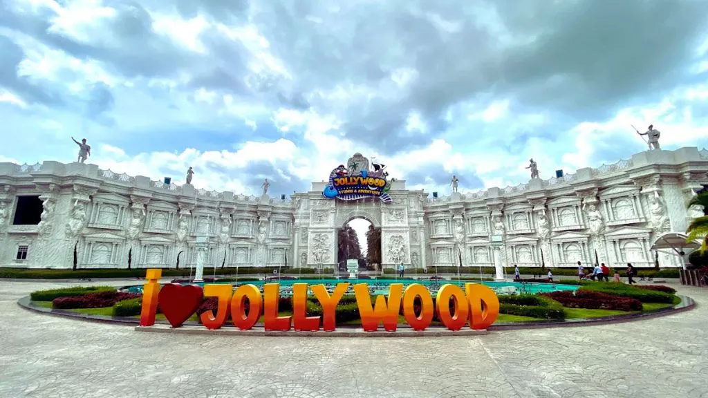 Vels Jollywood Studios and Adventure
