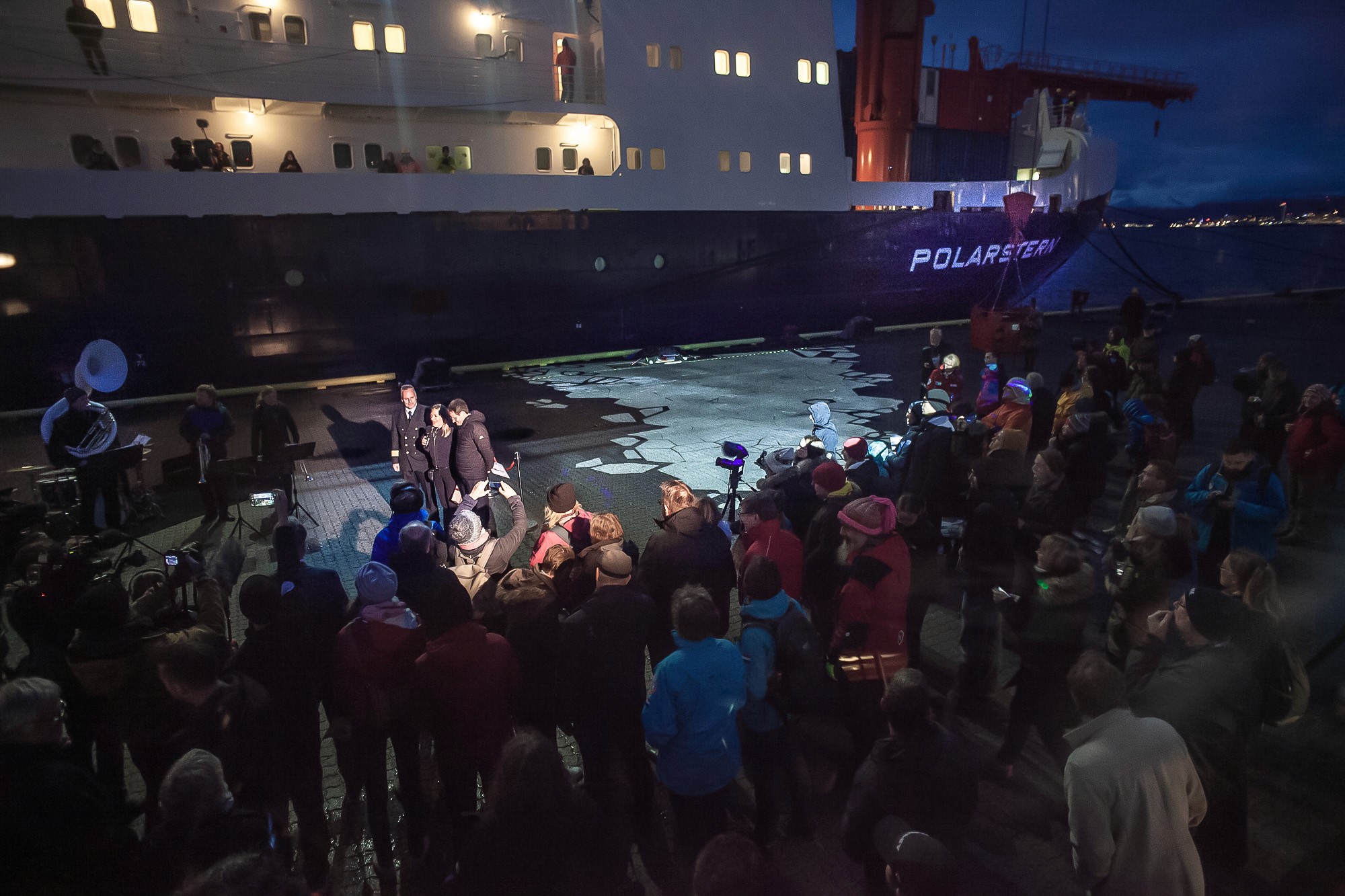 Aufbruch - Polarstern Mosaic expedition farewell 