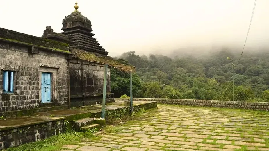 sakleshpur tourist places - Sri Sakleshwara Swamy Temple.webp