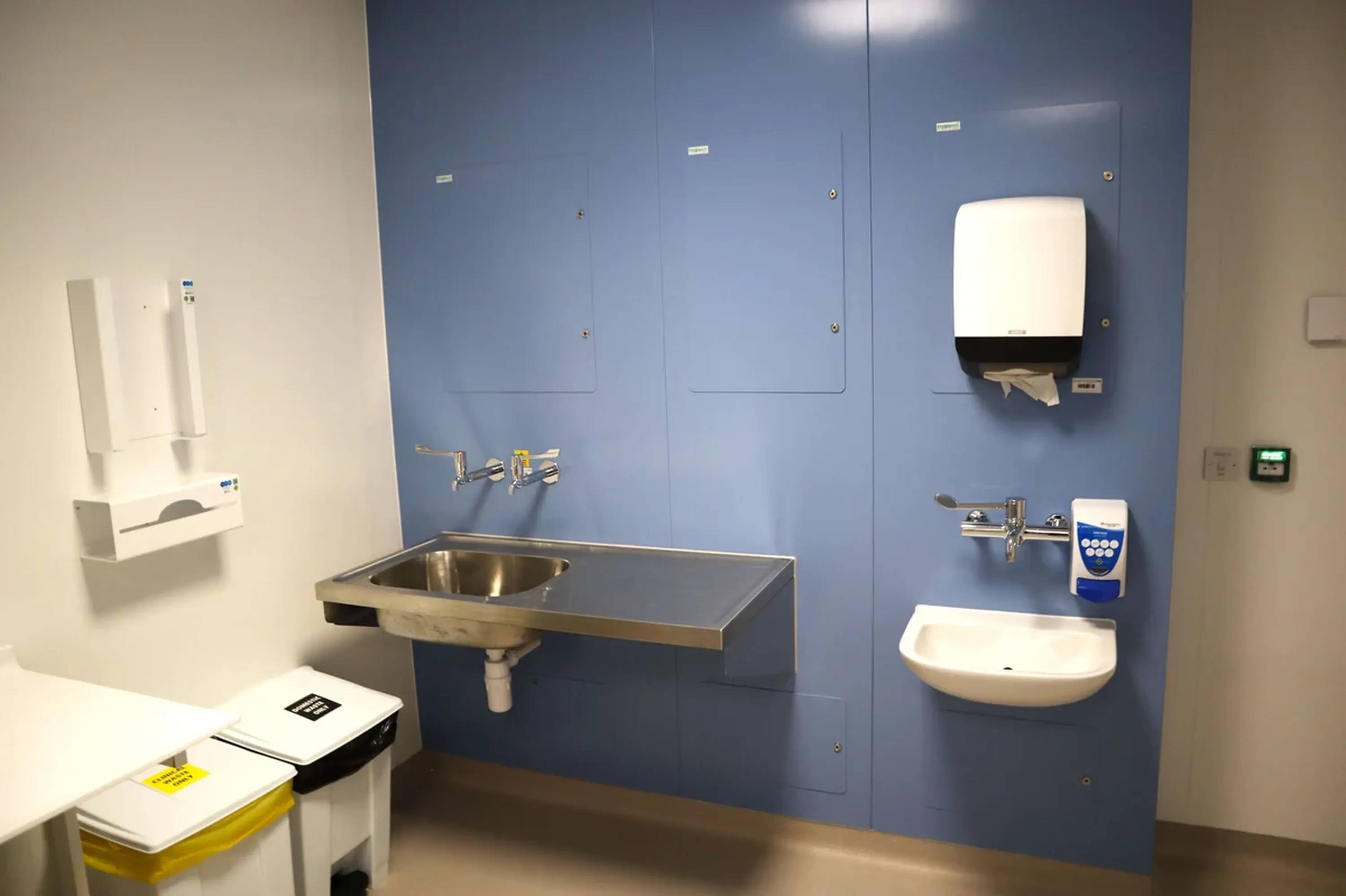 Hygipod IPS with a Fiji sink and wash hand basin configuration