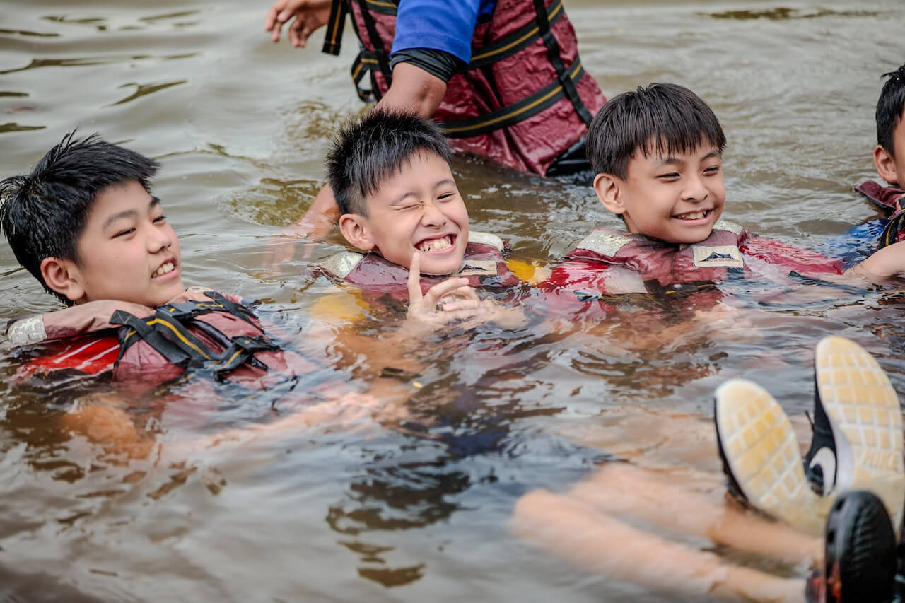 Hwa Chong International School Outdoor Survival Course | Singapore International School 