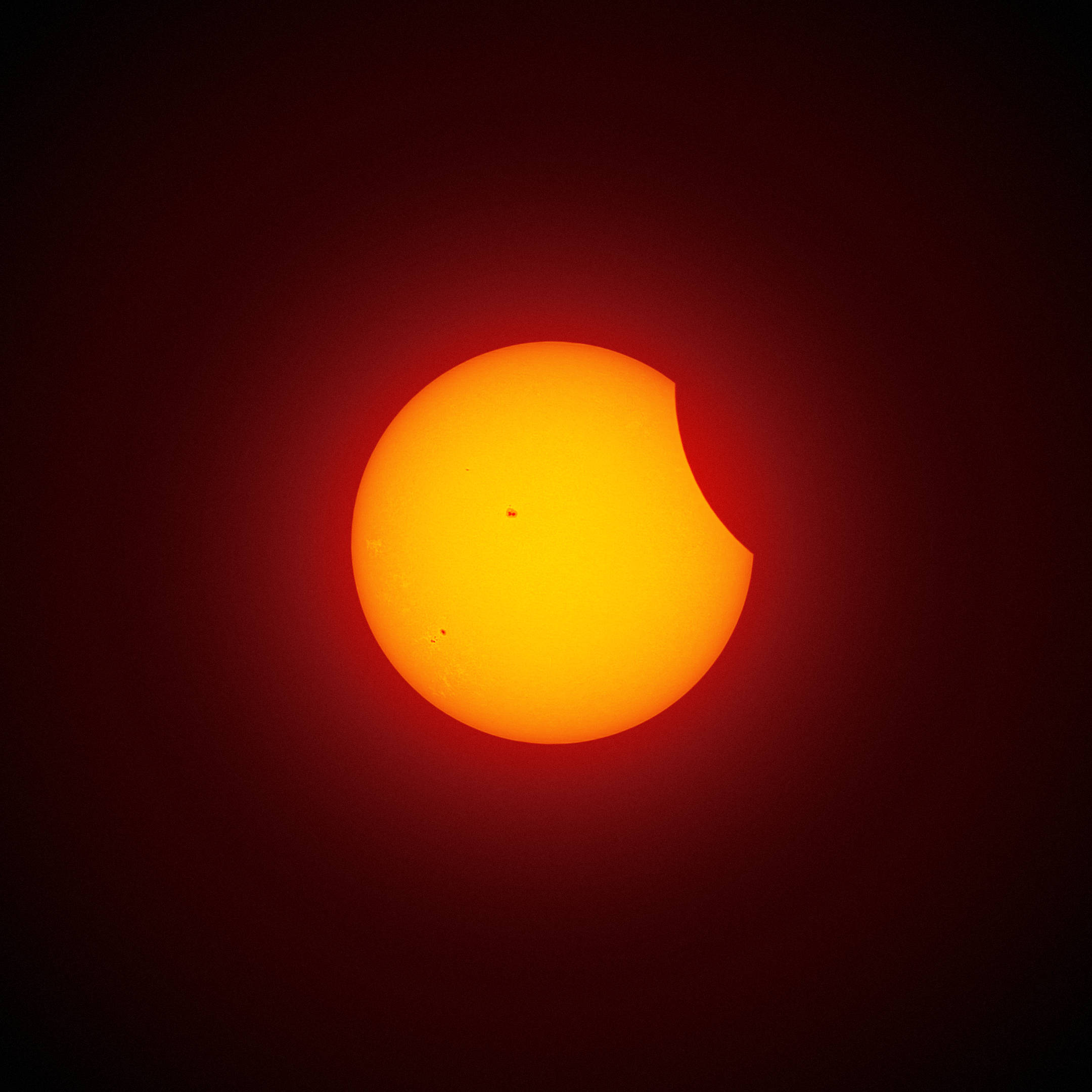 primer contacto del eclipse solar