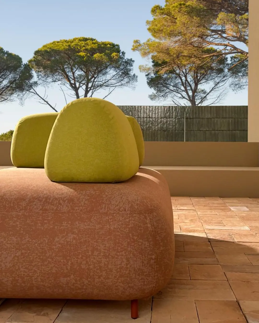 Oasi, el sillón modular de exterior de Pedrali