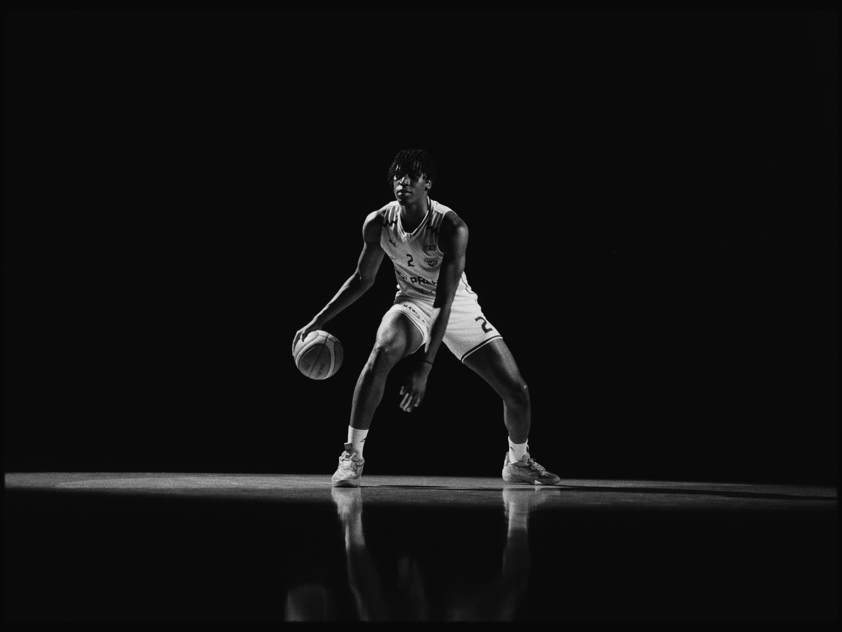 EchoWear is a fashion-forward ecommerce brand specializing in sustainable wearable technology