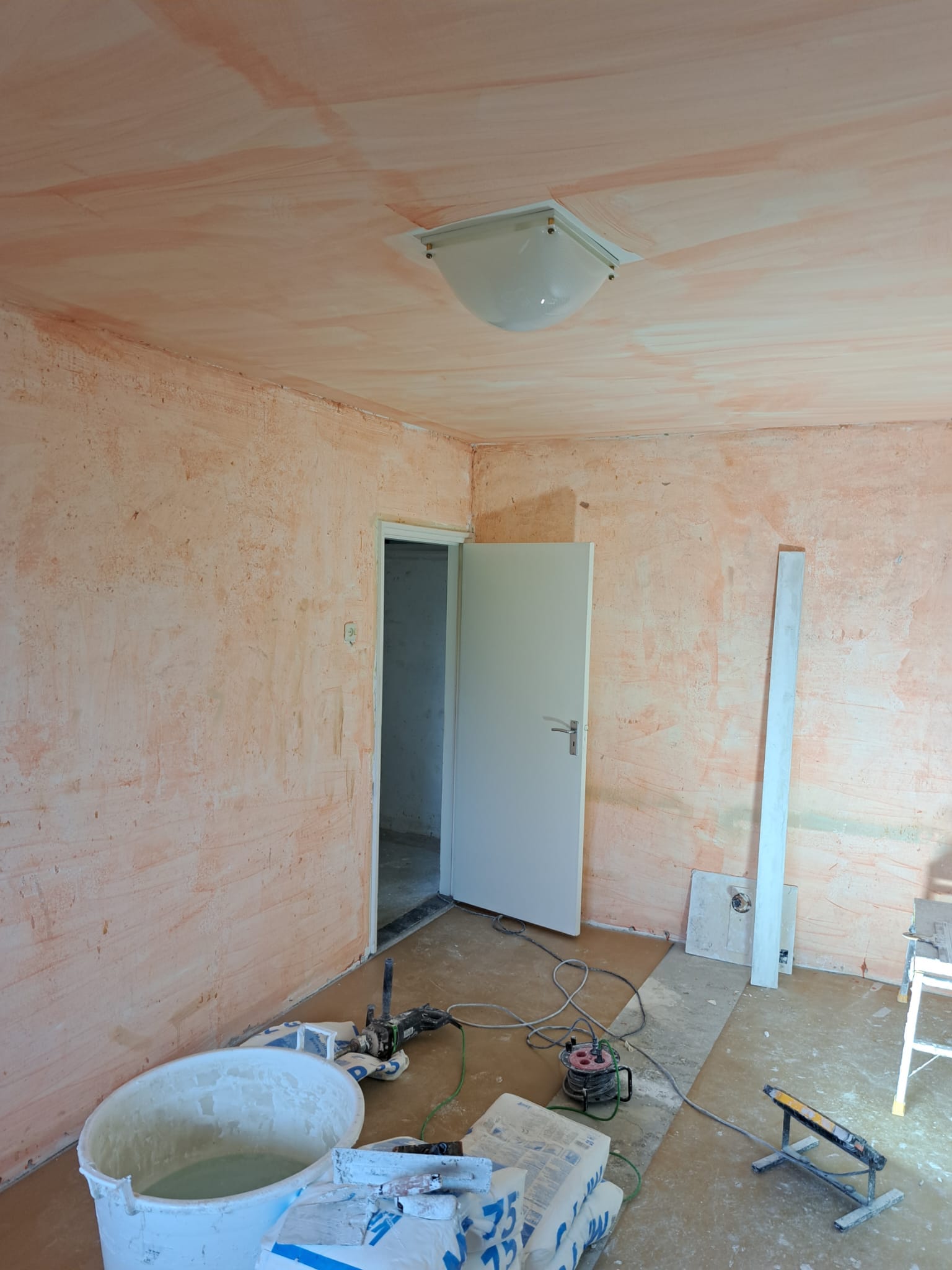 Dusa-Klussenbedrijf-stukadoor-werkzaamheden-Maastricht-voorbereiding