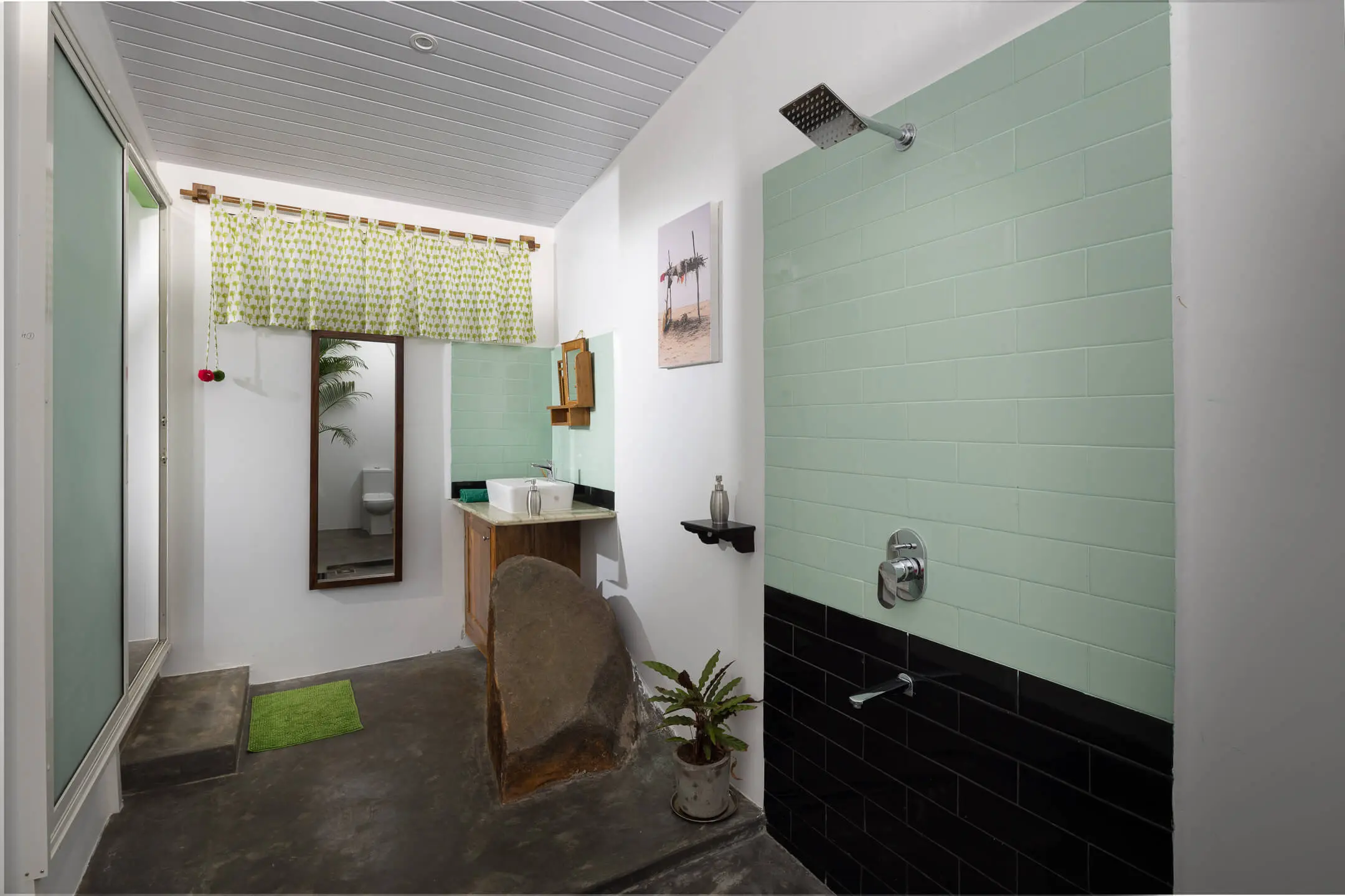 Grand Sea View Room 8 at Casa Jaali — dressing corridor and bathroom