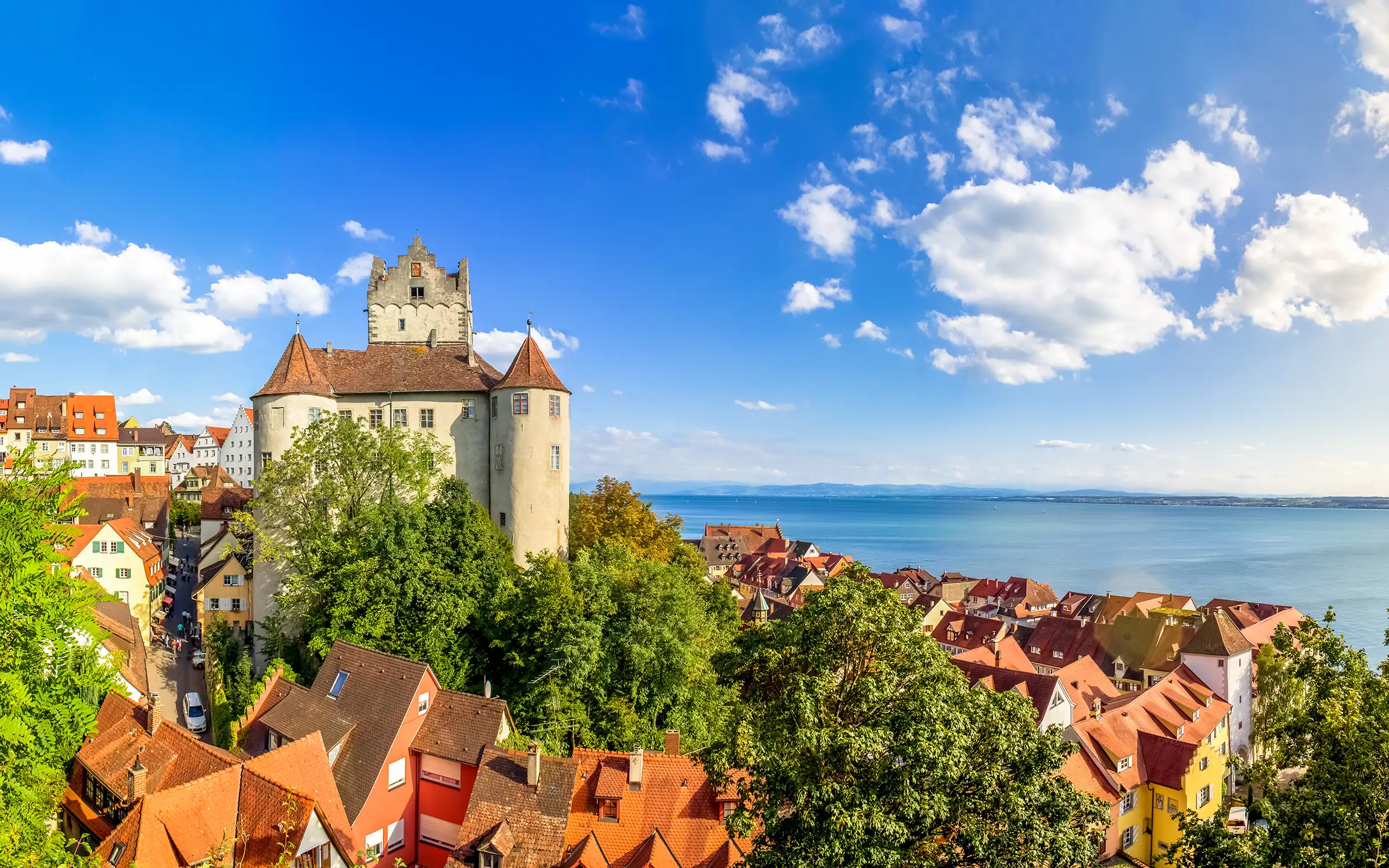Meersburg er en av byene du sykler innom | Expa Travel
