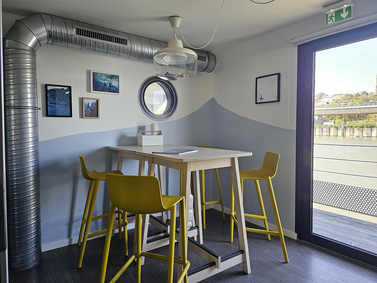 Table haute espace de travail