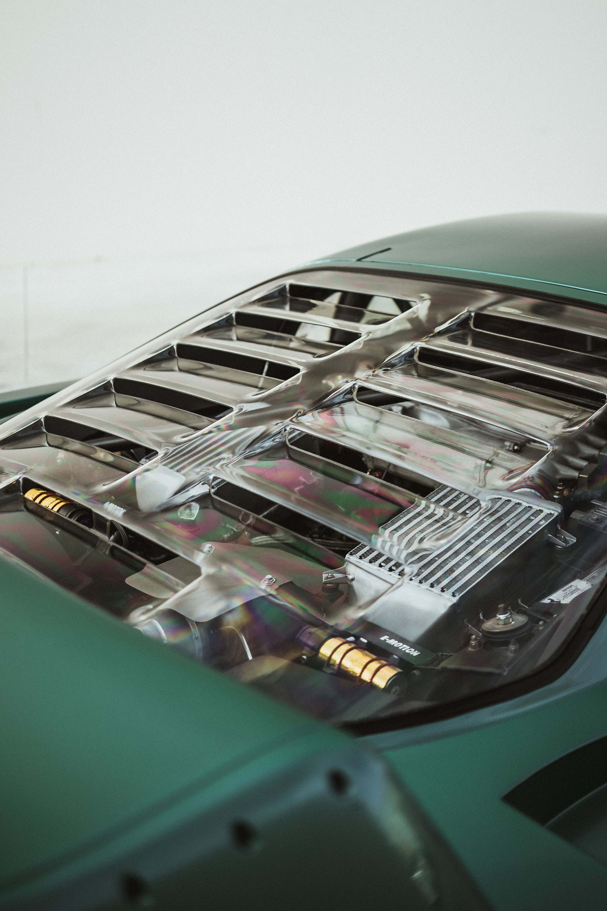 INOZETEK Liquid Metallic Aventurine Super Gloss Metallic Ferrari F40