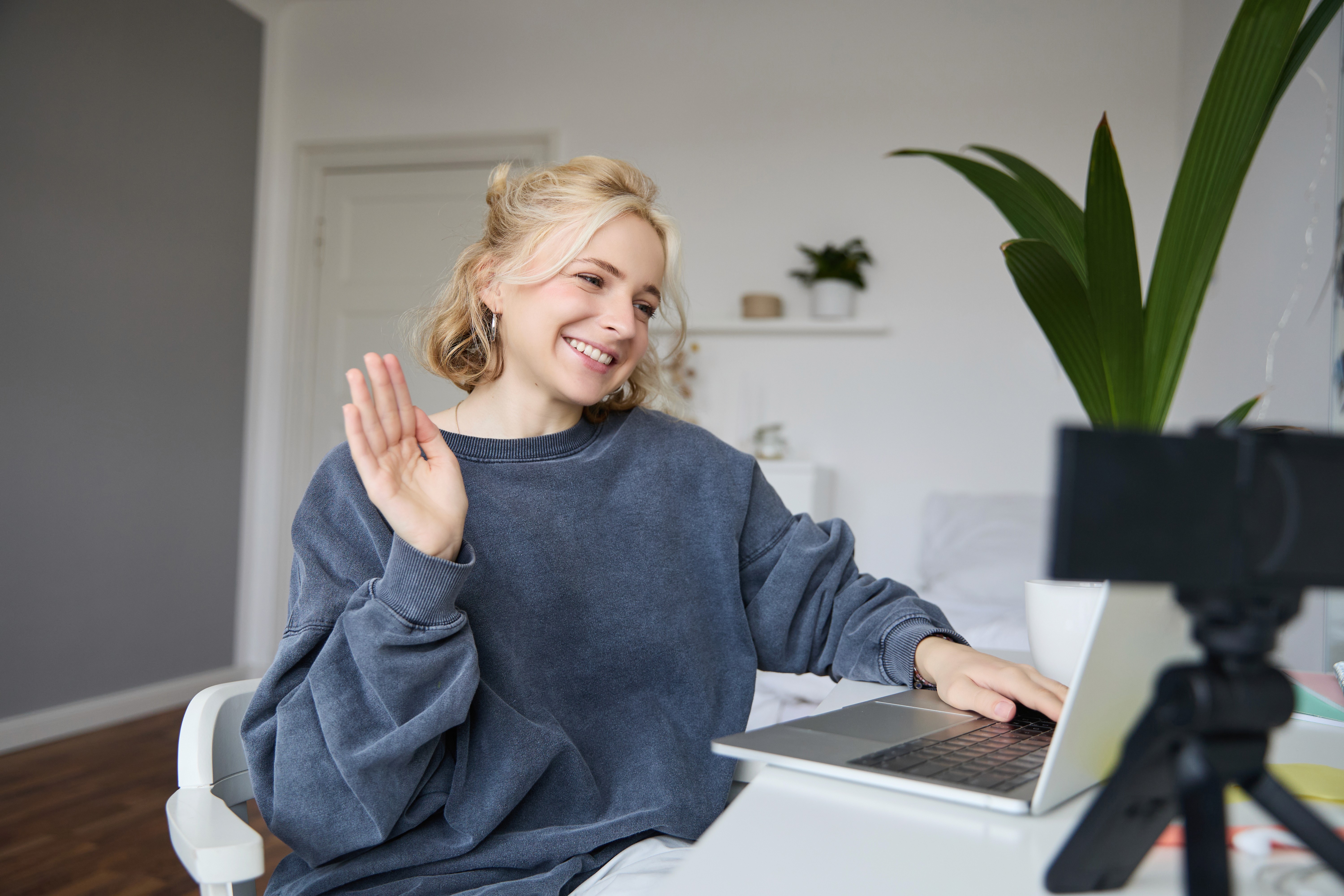 AI interview copilots can now recognize different types of interview questions in real time and quietly suggest structured frameworks—like STAR for behavioral or technical.