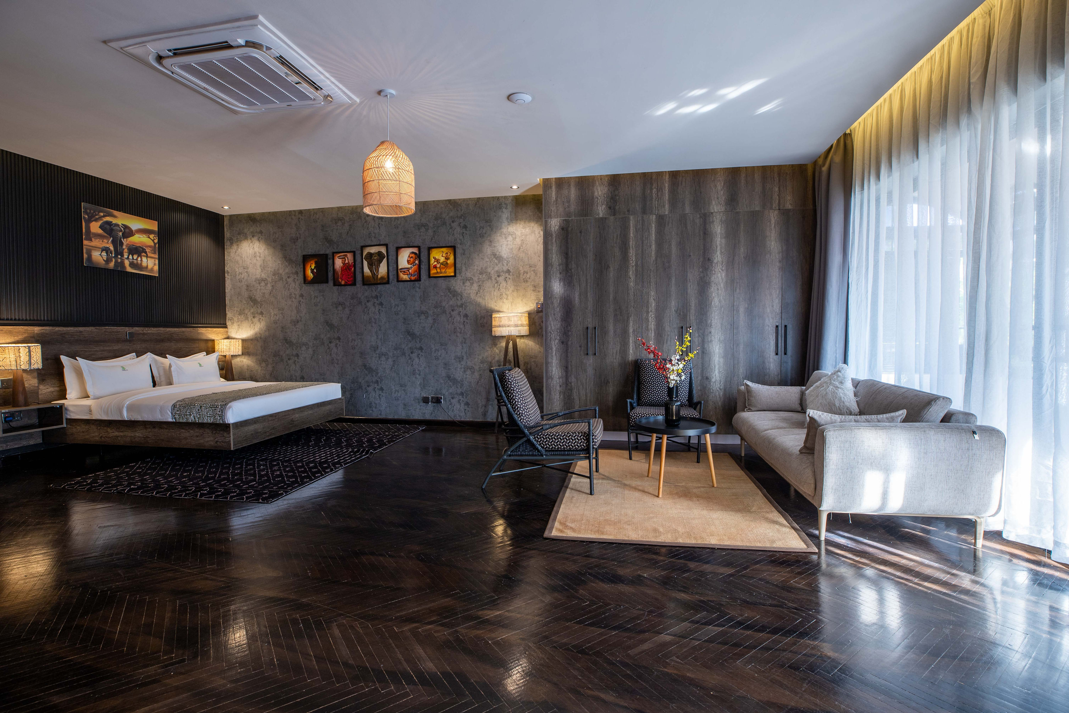 Lavish Hotel
