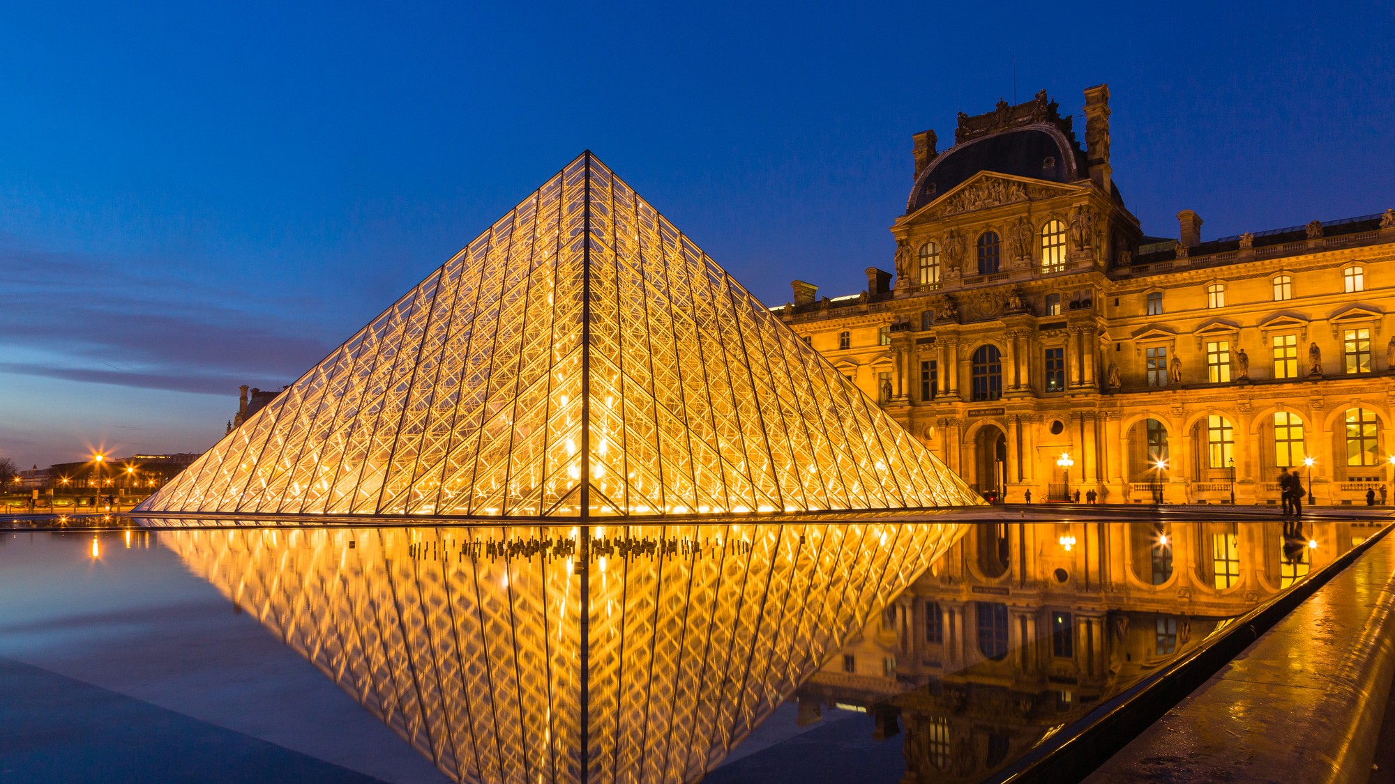 photography of dam during daytime