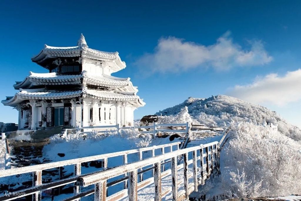 Snow covered temple in Deogyusan National Park, South Korea