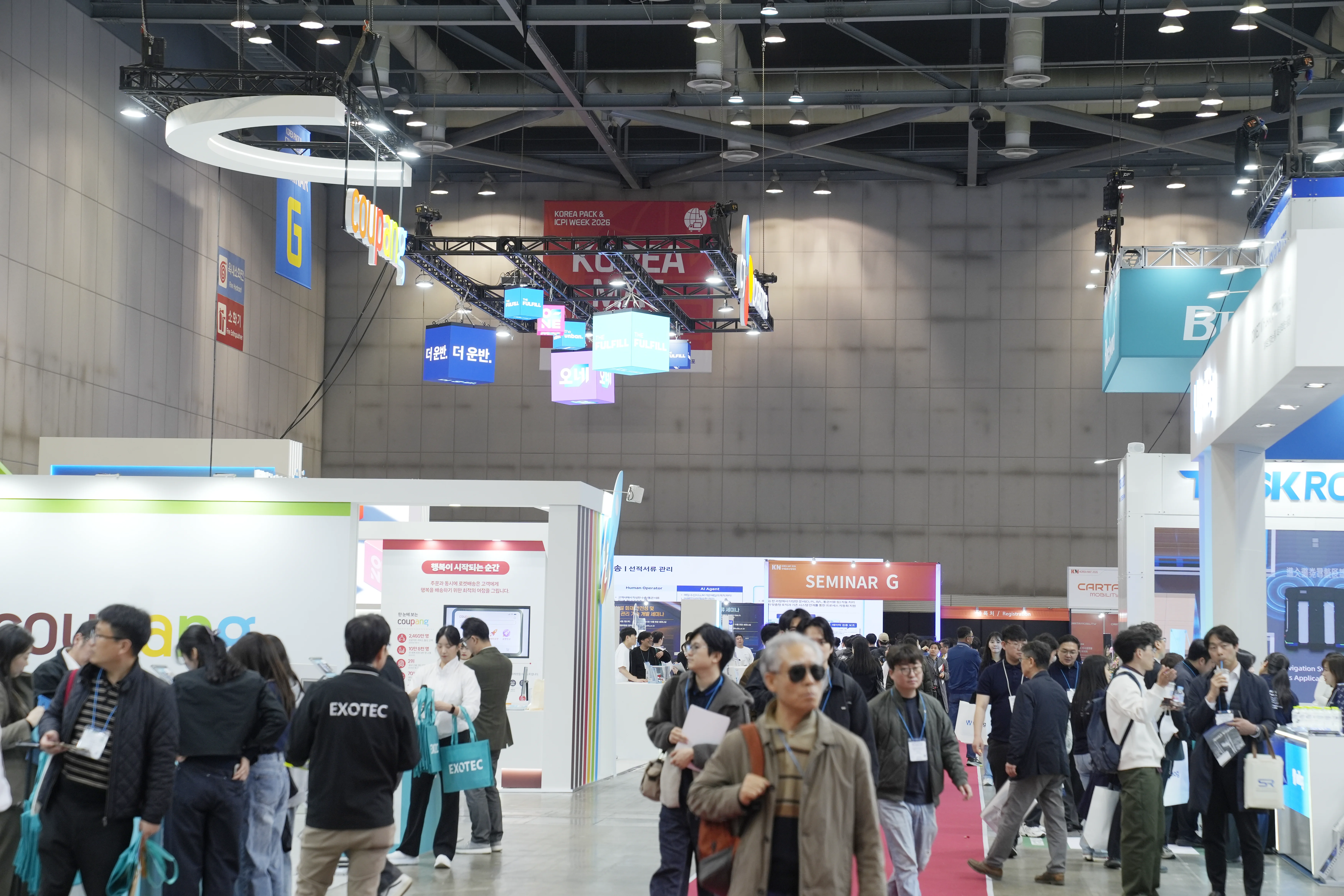 국제물류산업대전 2026에서 AI는 모든 물류의 중심이었습니다. 과거 AI는 노동 집약적인 반복 과업에 집중되었다면 올해 국제물류산업대전의 AI는 현장을 읽고 스스로 전략을 짜는 AI 에이전트에 가까웠습니다.