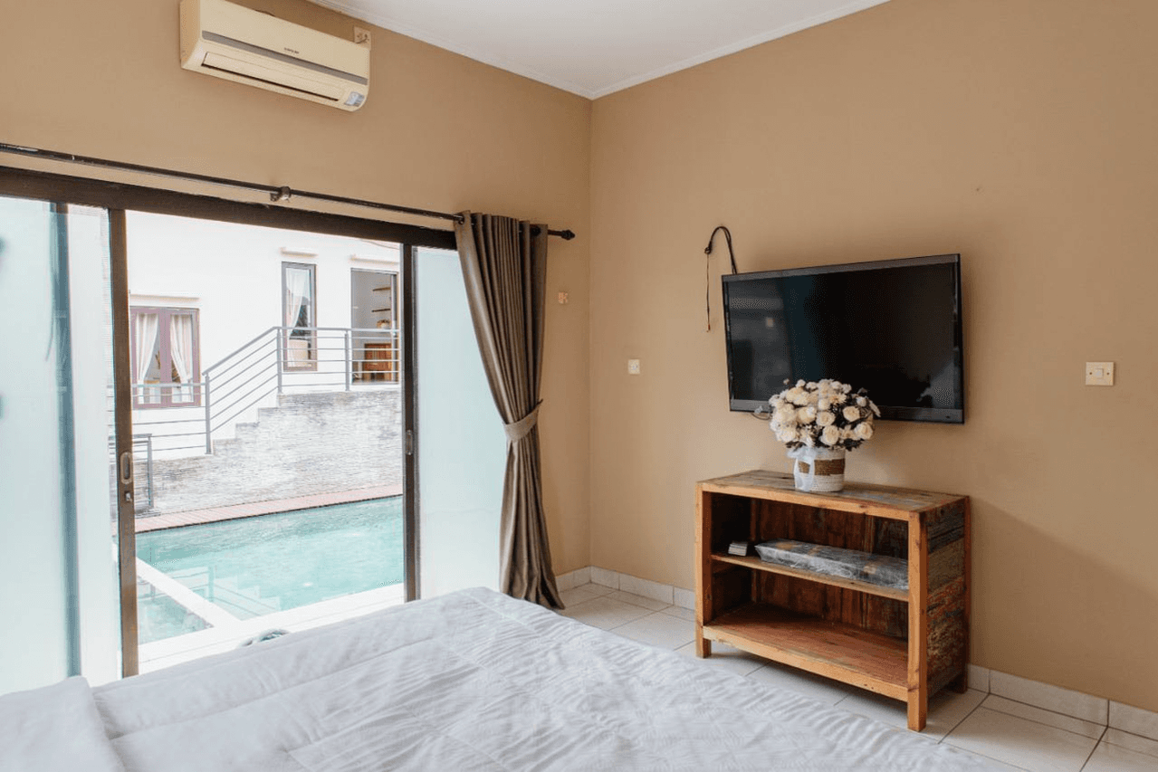 Cozy kids' bedroom in a Jimbaran family villa. Discover family-friendly real estate options in Bali.