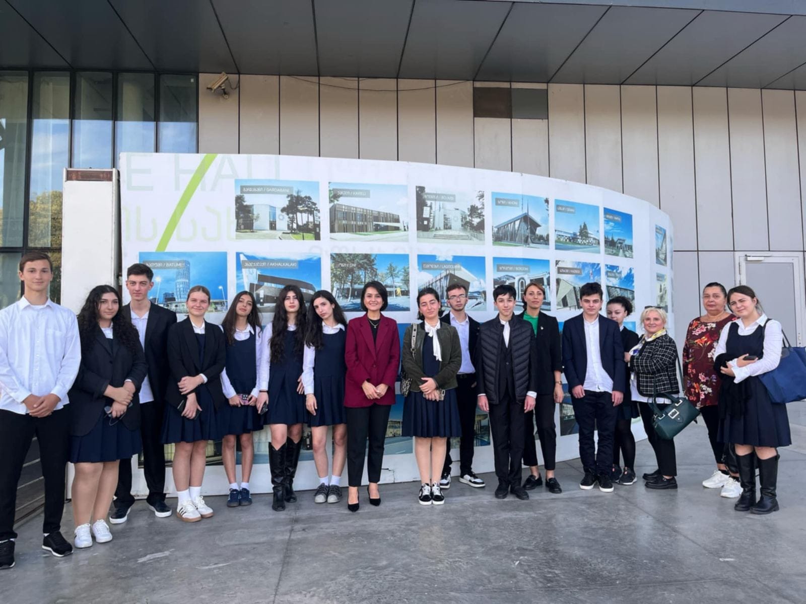 ნიჭიერთა სკოლის მოსწავლეები იუსტიციის სახლს ესტუმრნენ