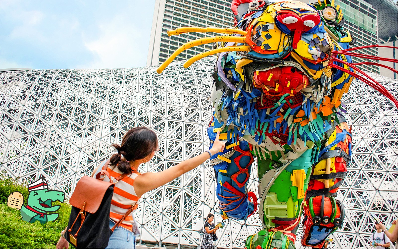 Mga kalahok na naglutas ng mga palaisipan sa RANSACK PUZZLE HUNT: Ang Banta ng Matunaw sa isang parke ng lungsod.