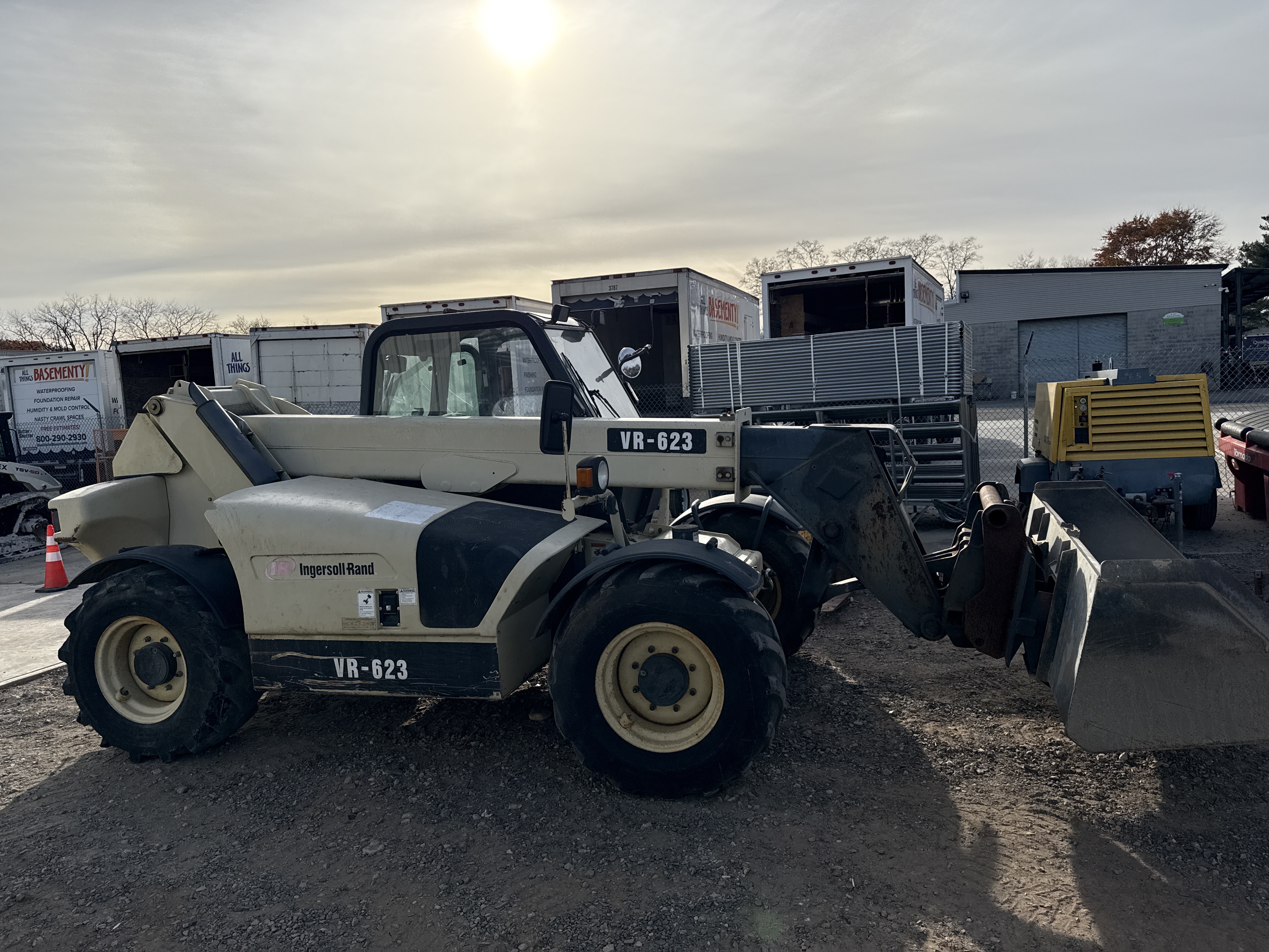 CONSTRUCTION & JOBSITE EQUIPMENT, HEAVY MACHINERY, TRUCKS - 4