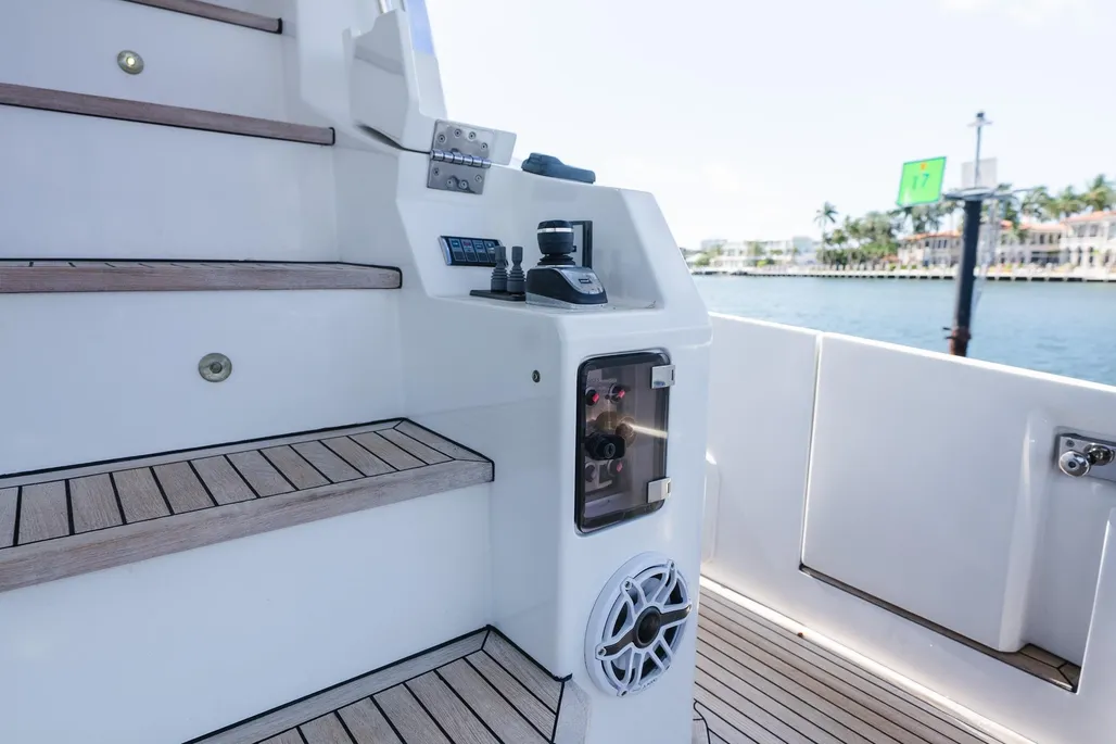 Boat thumbnail 60