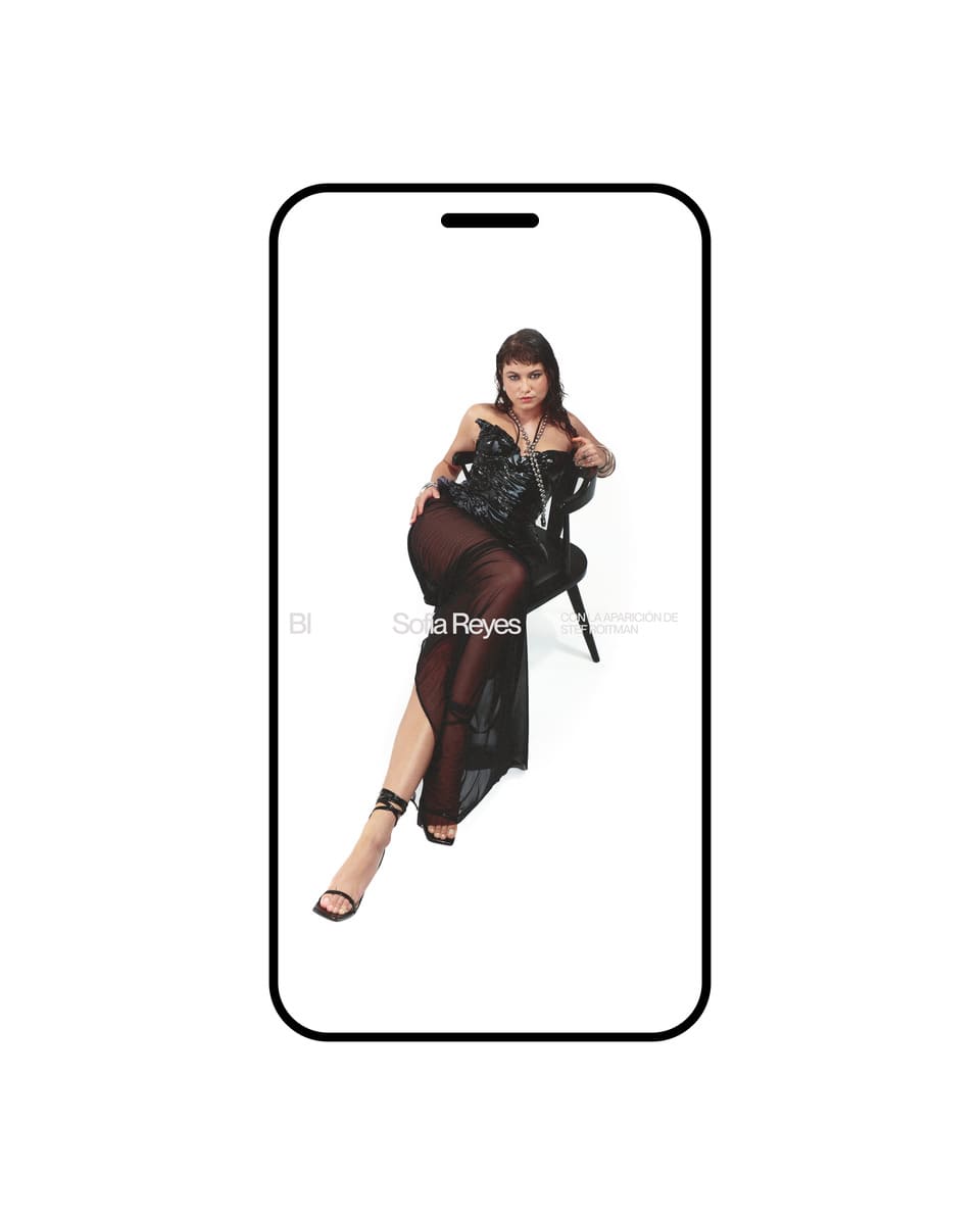 Text layout design with a photo of Sofía Reyes.